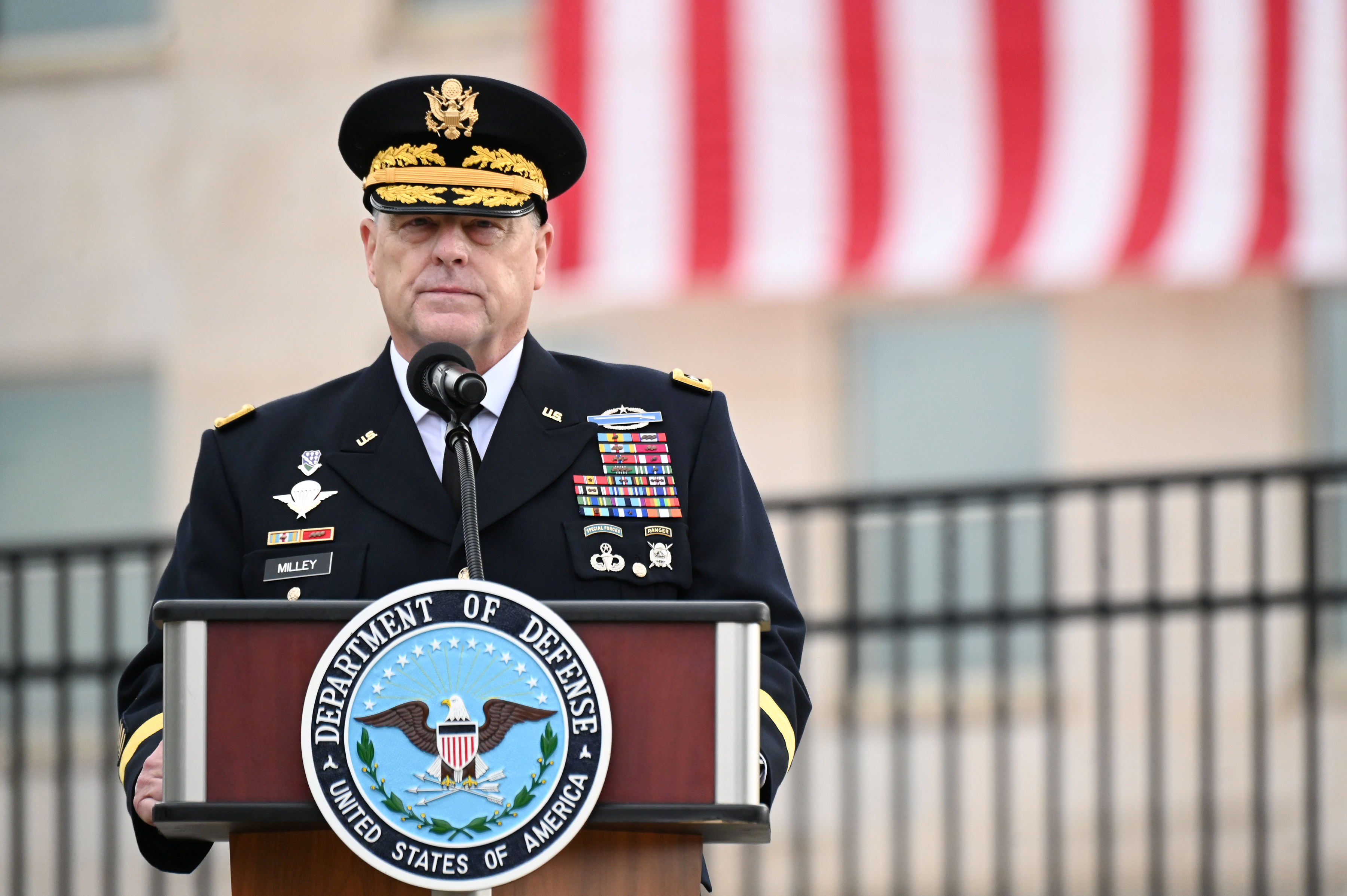 米軍統合参謀本部が議事堂乱入を非難、異例の兵士向け共同文書で