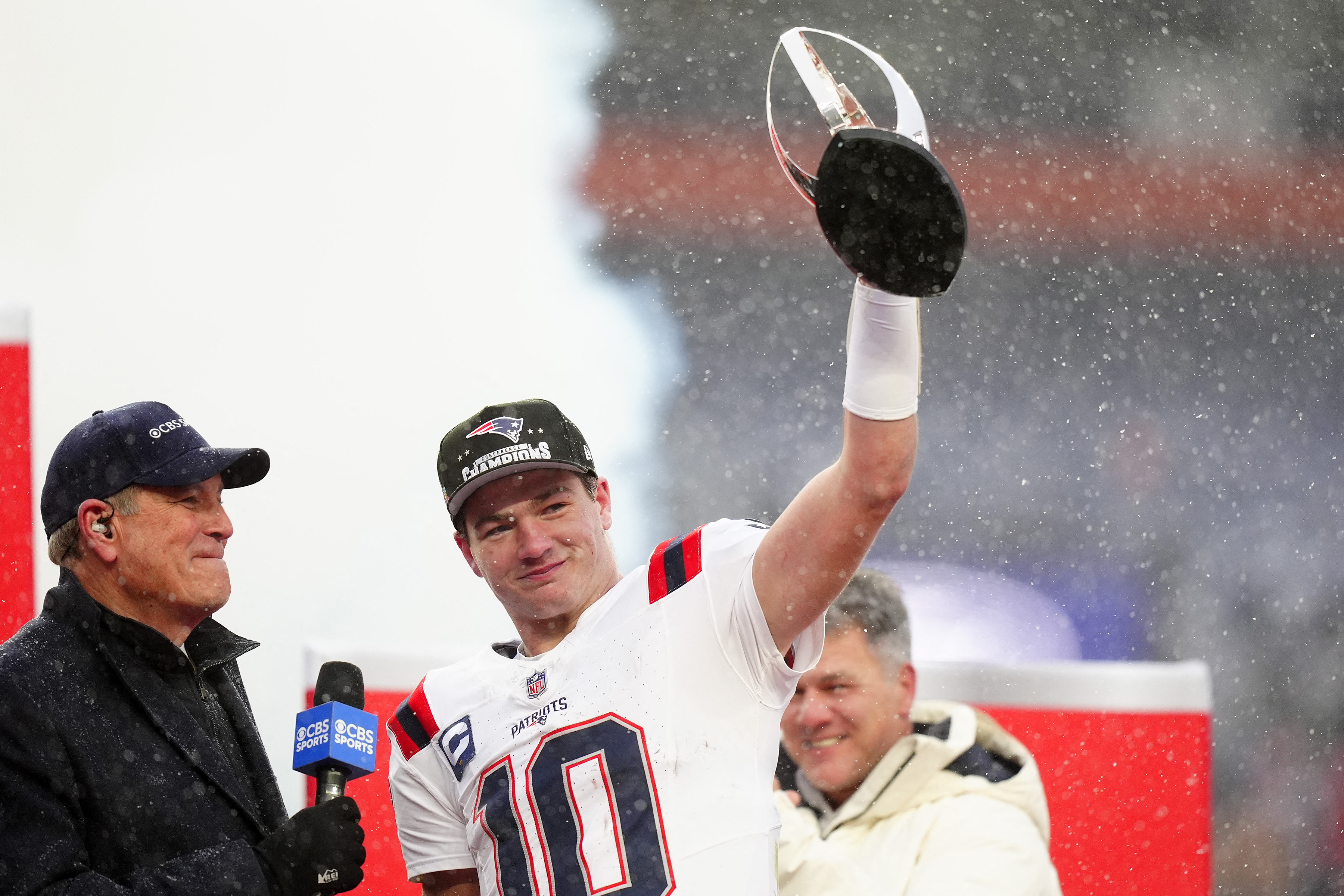 Patriots reclaim Super Bowl vibes behind QB Drake Maye, dominant D | Reuters