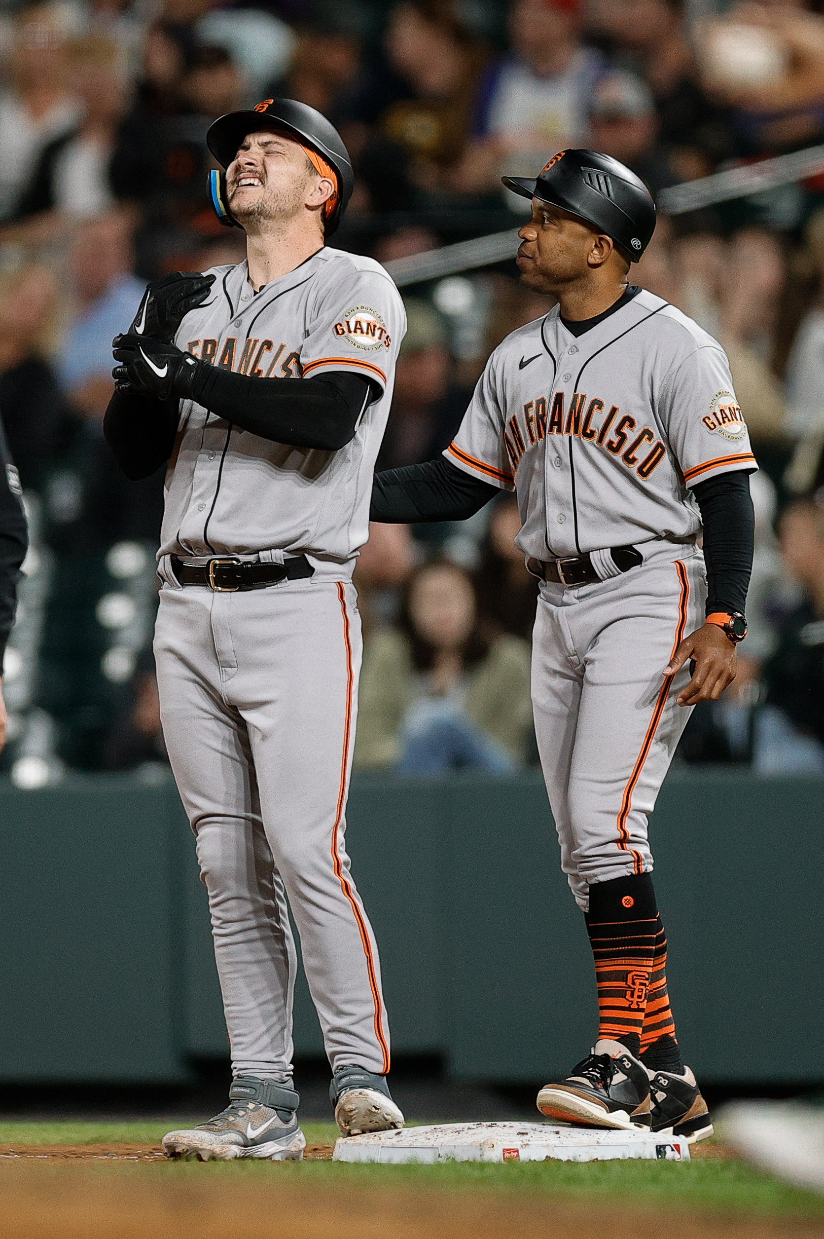 Giants overcome four-run deficit to beat Rockies