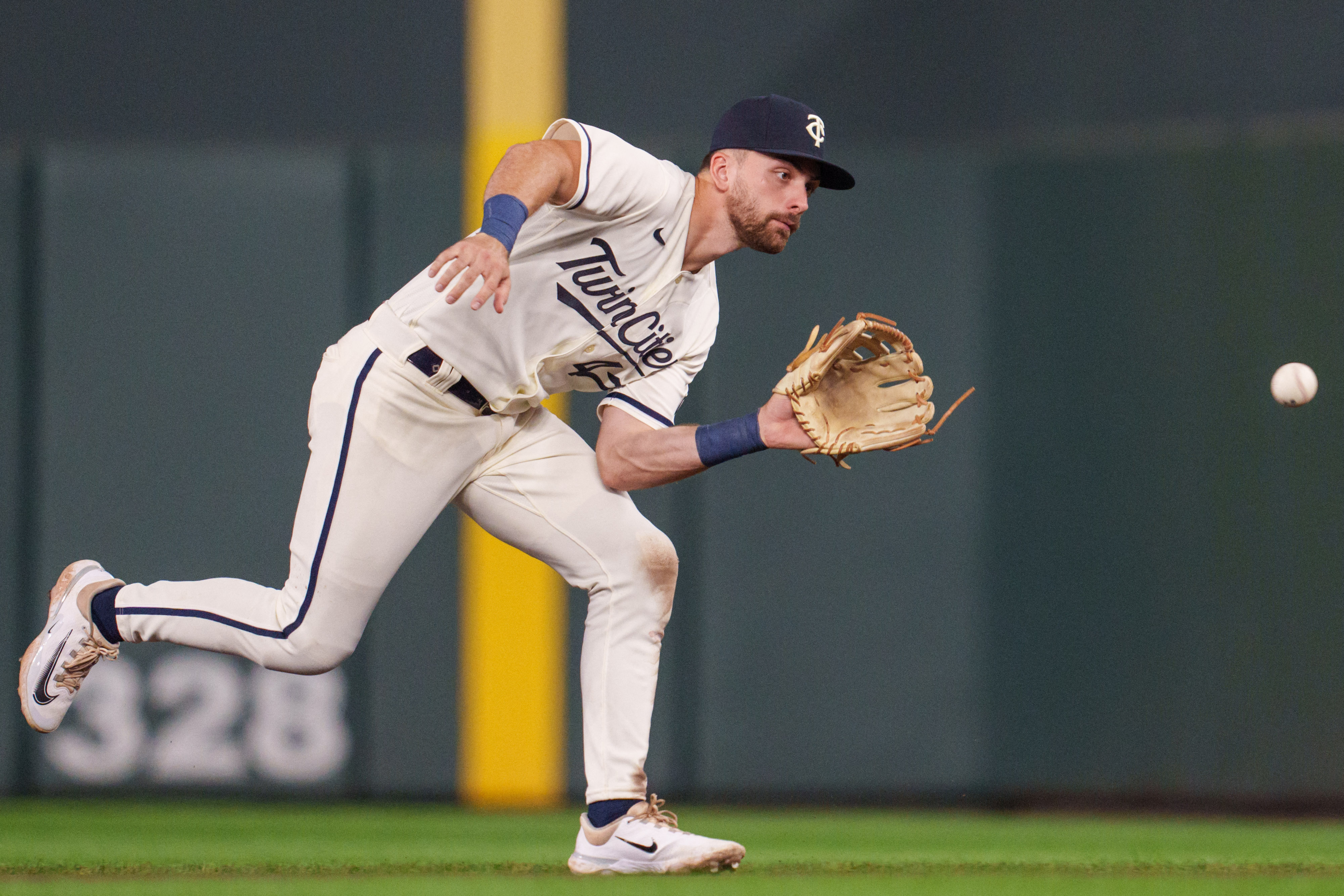 Royce Lewis' grand slam propels Twins past Guardians