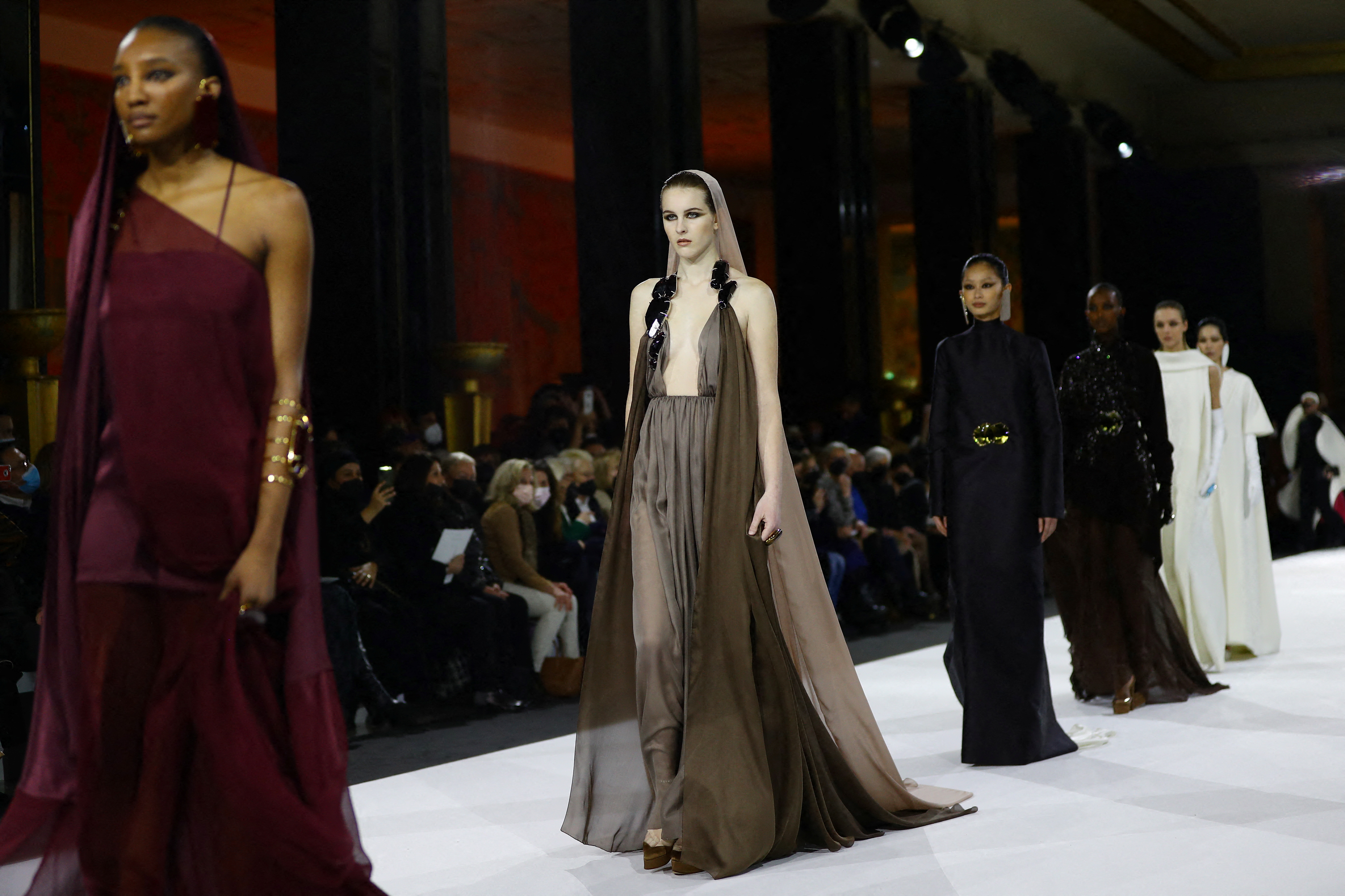 Stephane Rolland goes big, bold on haute couture - The San Diego  Union-Tribune