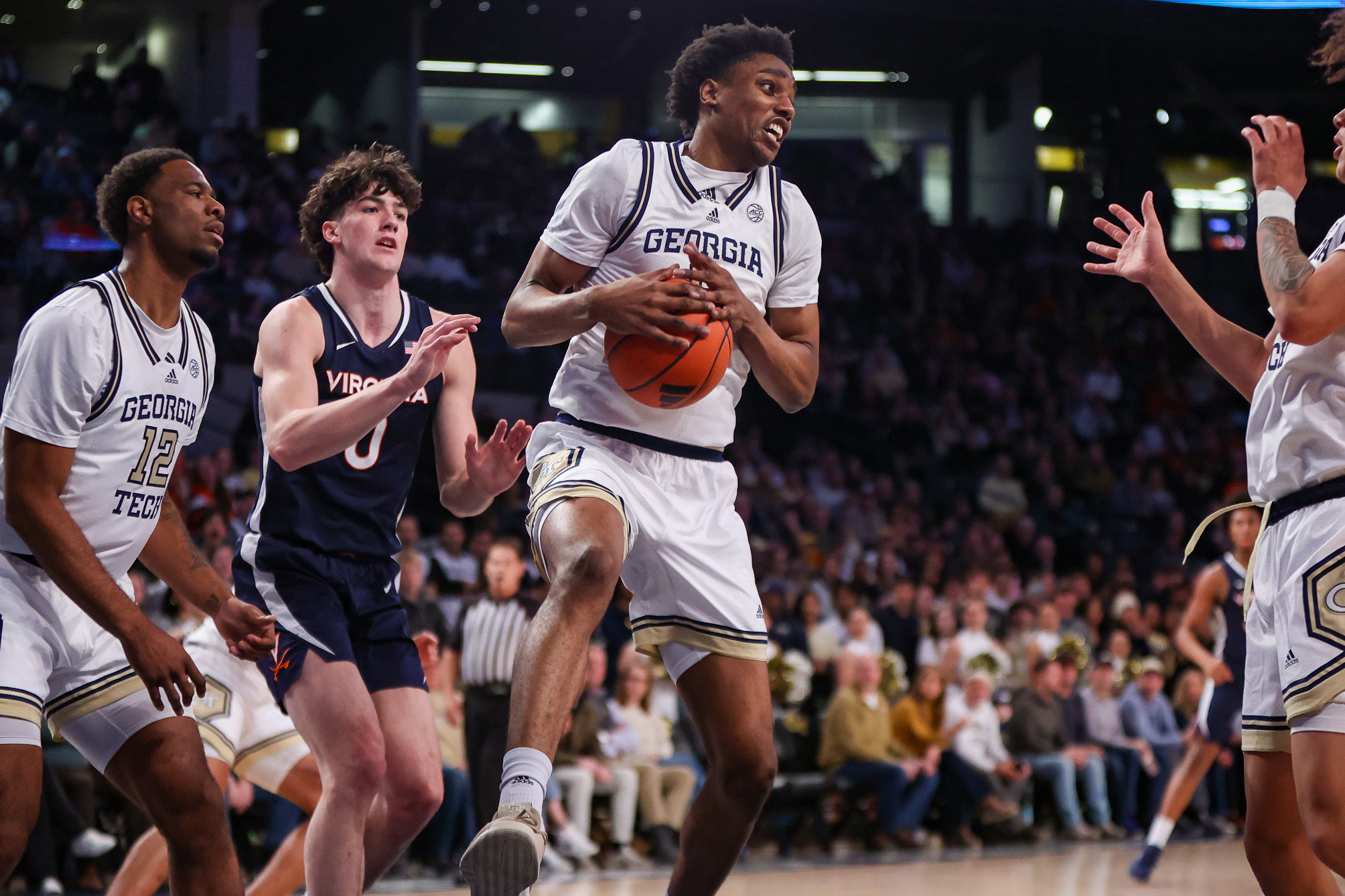 Virginia Rallies Past Georgia Tech For 1st Road Win Of Season | Reuters