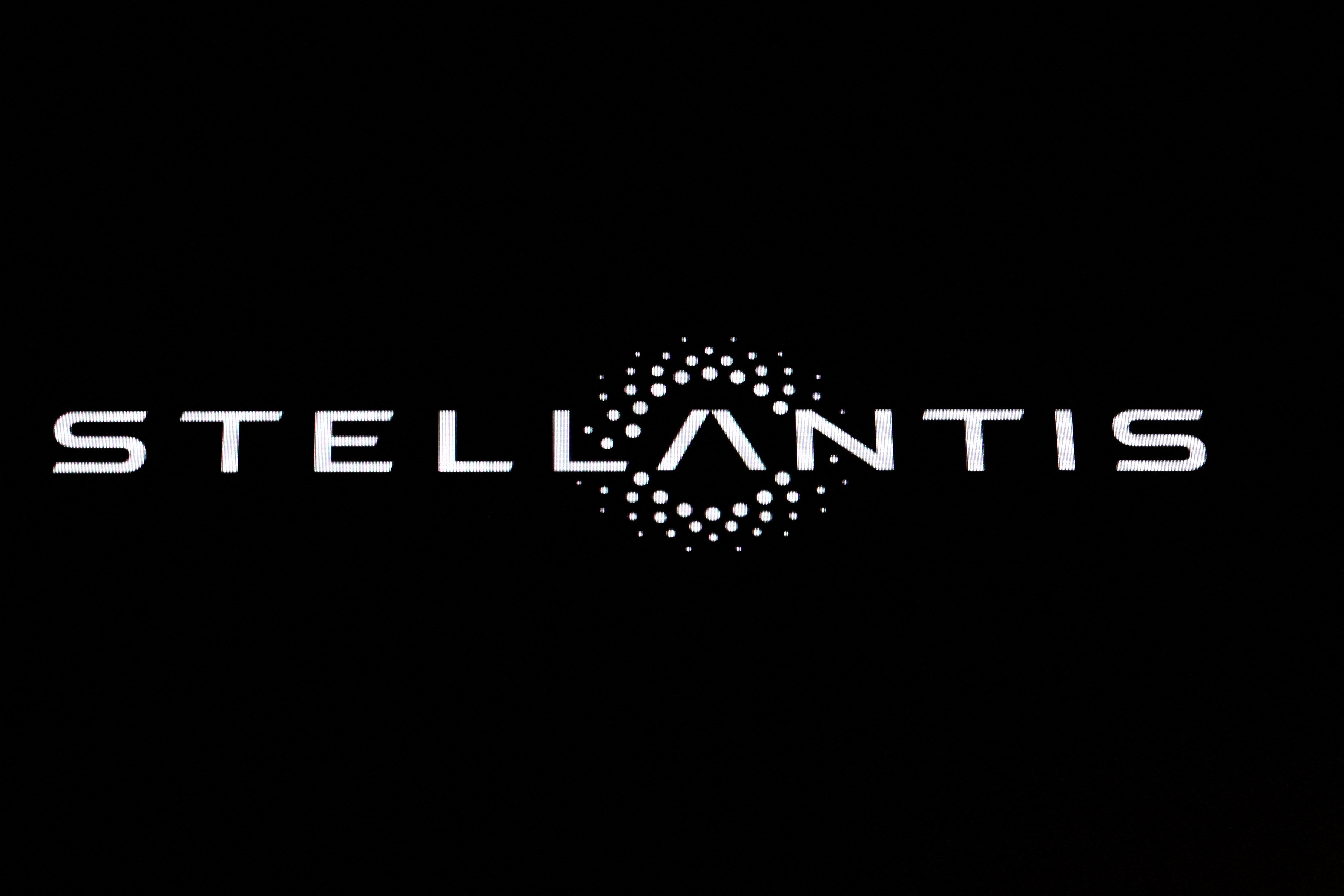 Stellantis warns of turbulent 2024 after operating profit drop