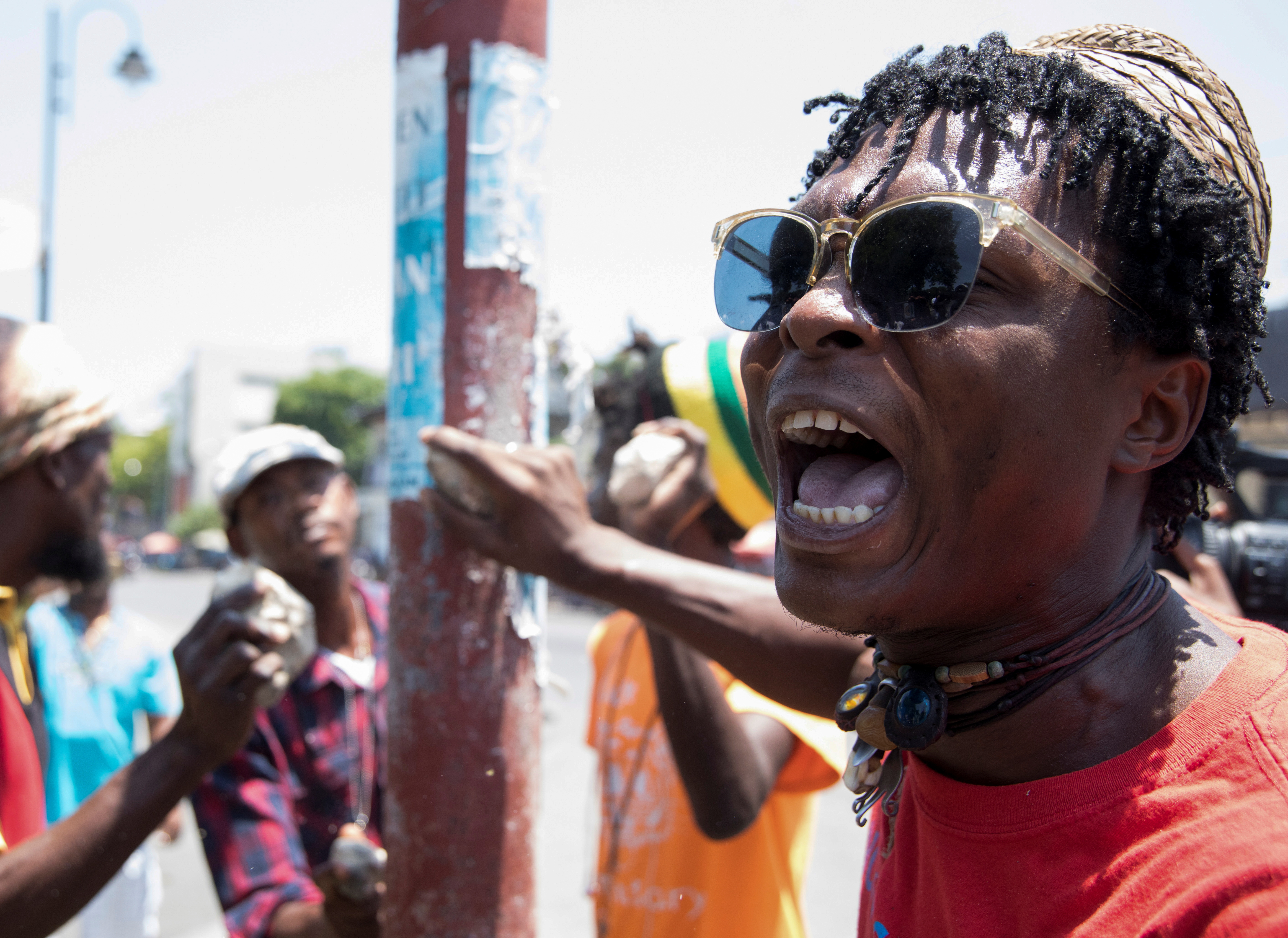 People make noise during a protest against an epidemic of kidnappings sweeping Haiti, amid deepening political unrest and economic misery, in Port-au-Prince, Haiti April 15, 2021.  REUTERS/Valerie Baeriswyl