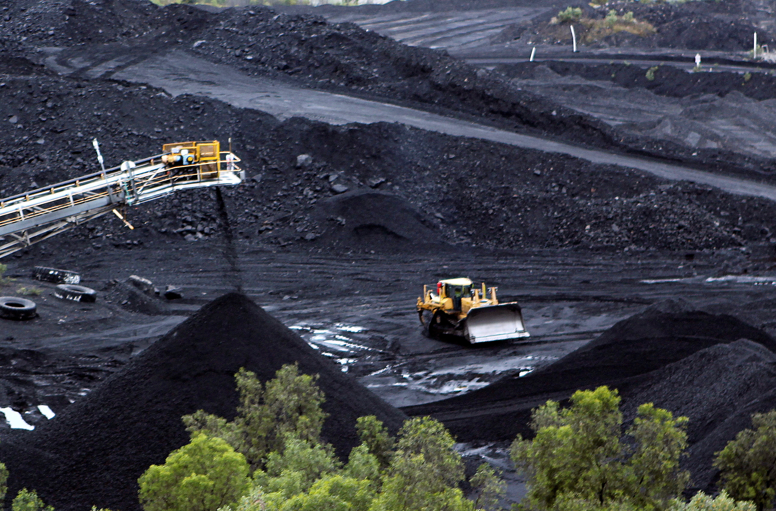 Ведется добыча каменного угля. Каменный уголь в Австралии. Горнодобывающая промышленность Австралии. Угольные разрезы Австралии. Угольная промышленность добыча.