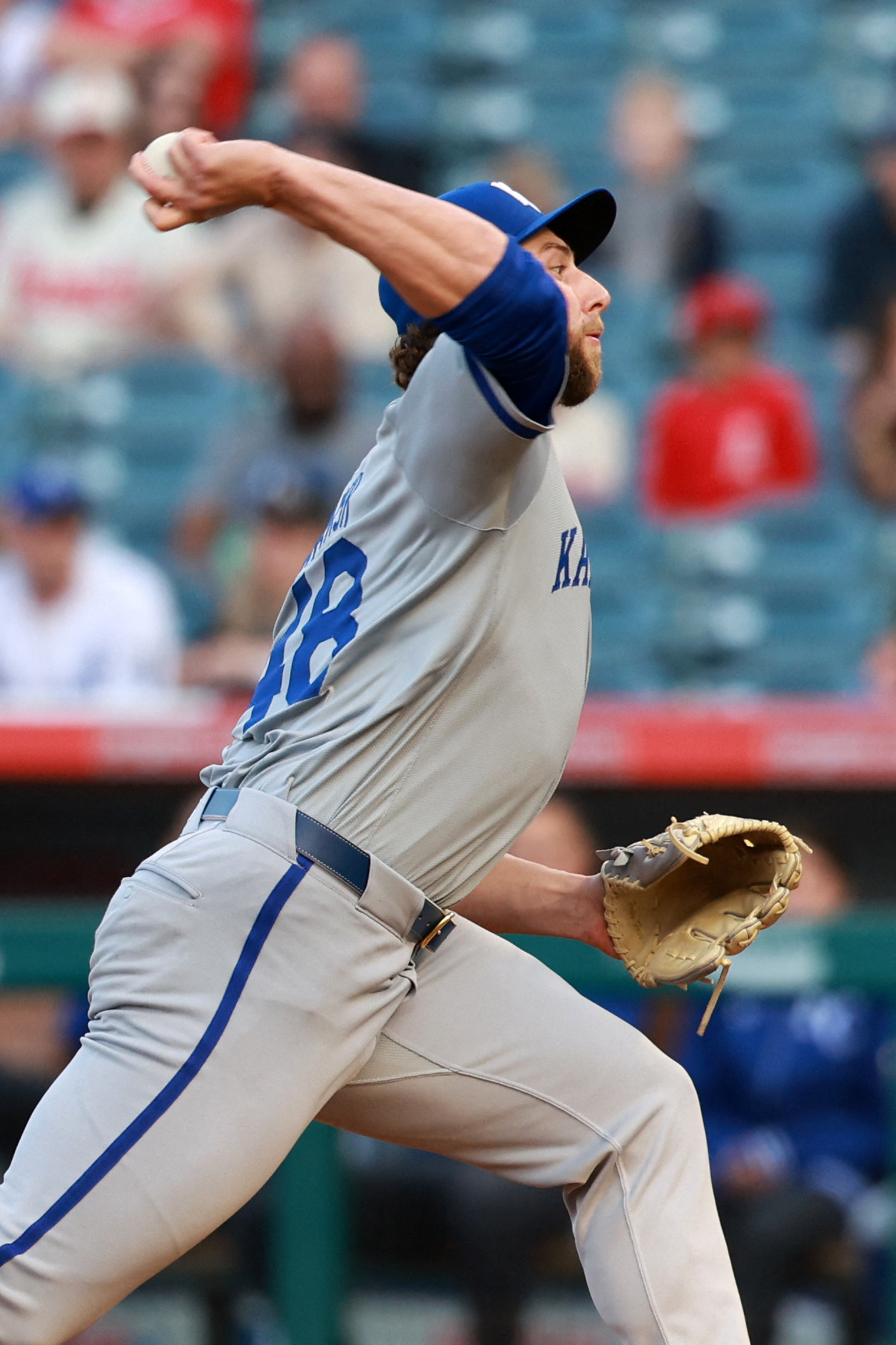 Adam Frazier’s 2-run blast in 9th powers Royals past Angels | Reuters