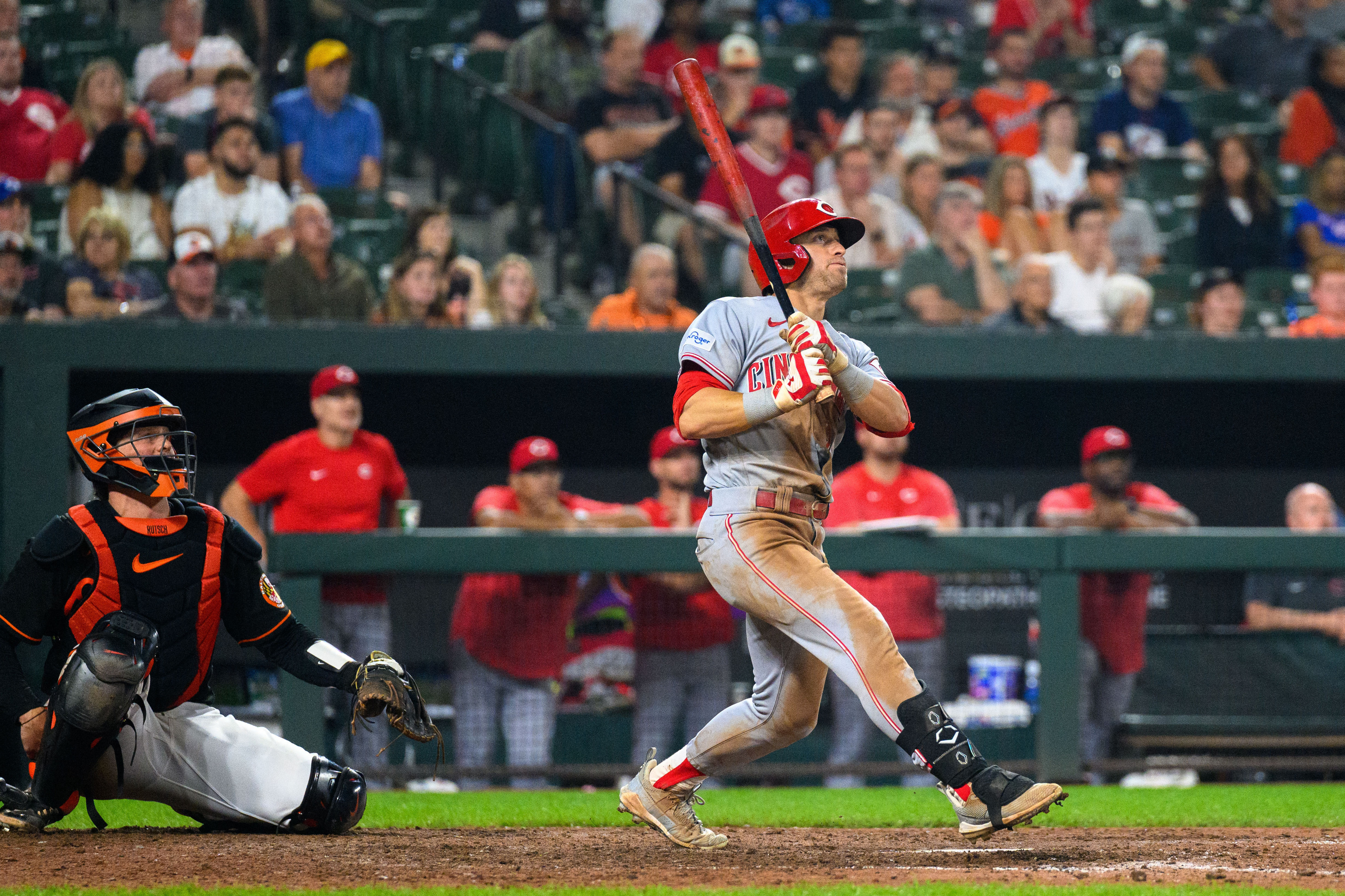 Orioles score 4 in 9th to beat Reds, 6-2, remain above .500 at 100