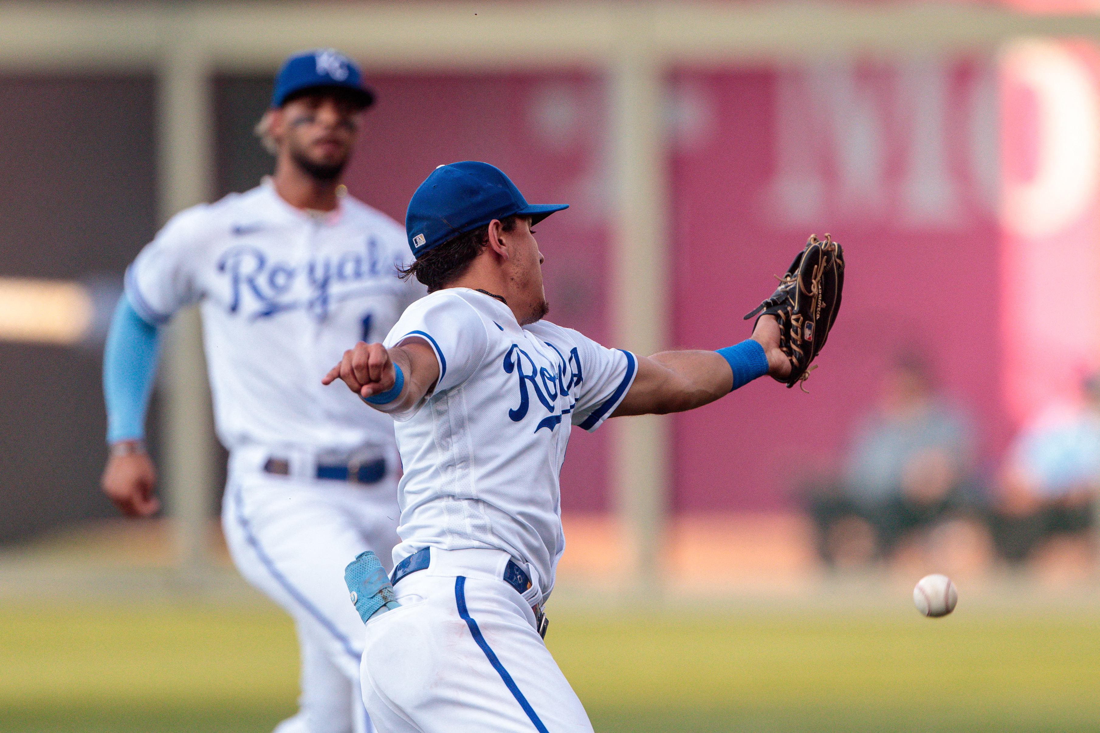 Guardians demolish Royals behind Jose Ramirez, Josh Bell