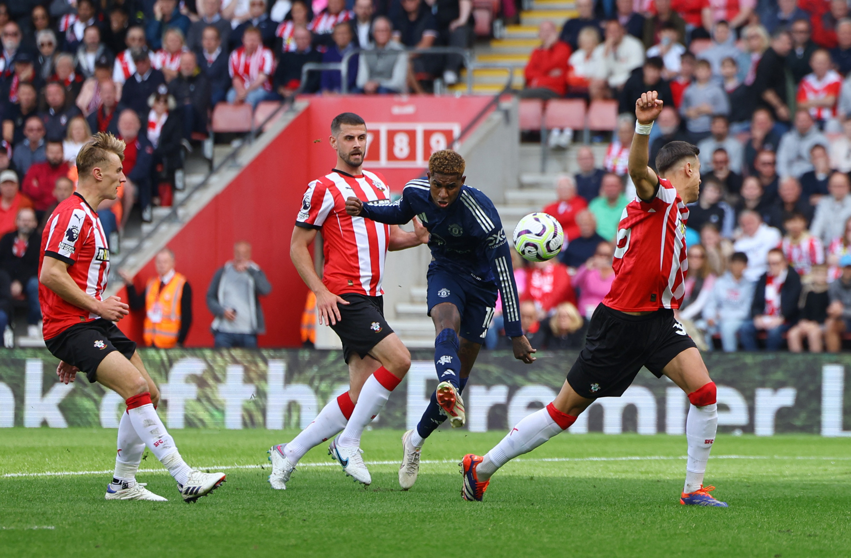 Rashford ends goal drought in Man United's 3-0 win over Southampton |  Reuters