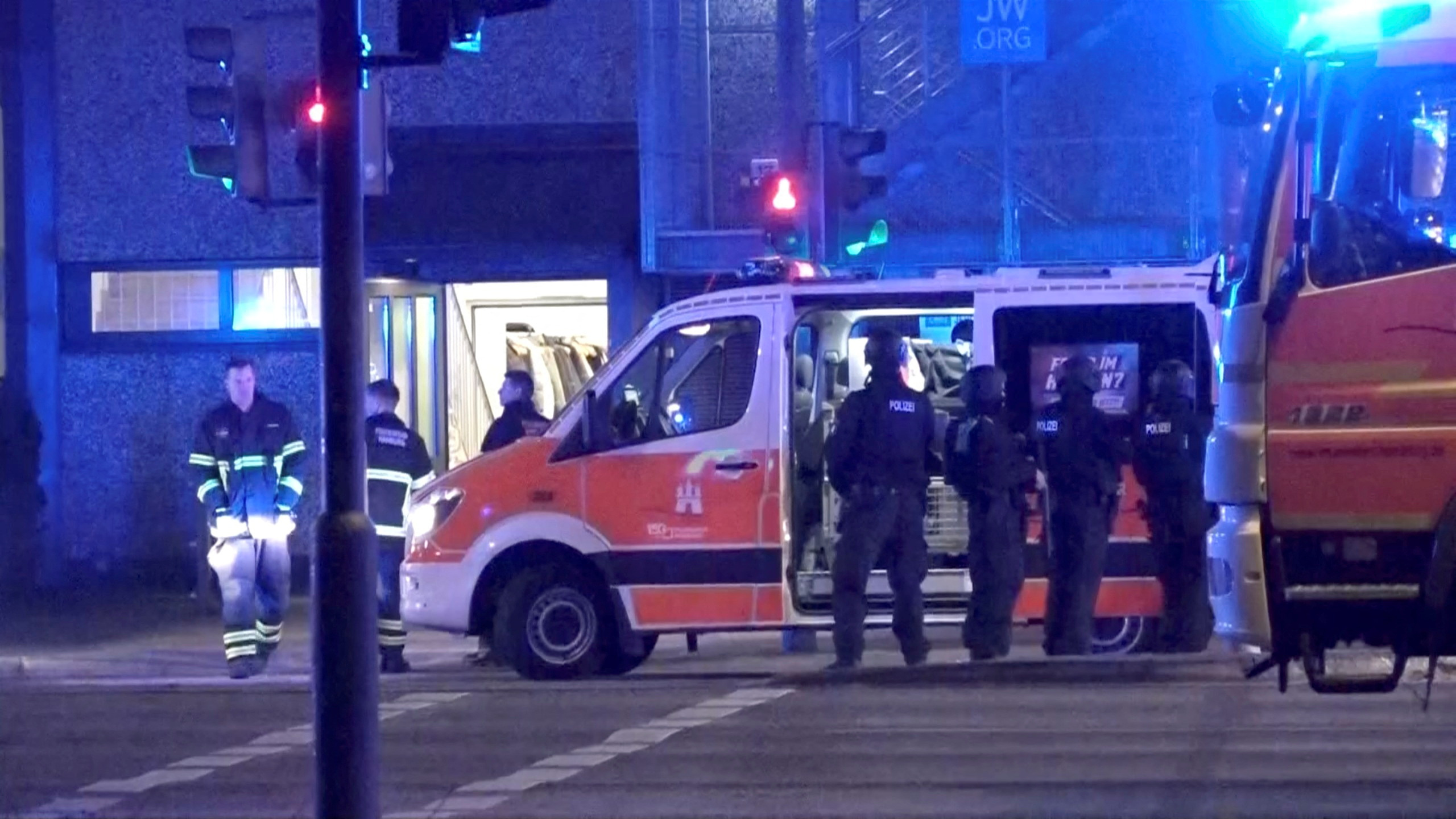Οκτώ νεκροί, ανάμεσά τους ένας ένοπλος, σε πυροβολισμούς σε αίθουσα των Μαρτύρων του Ιεχωβά στη Γερμανία