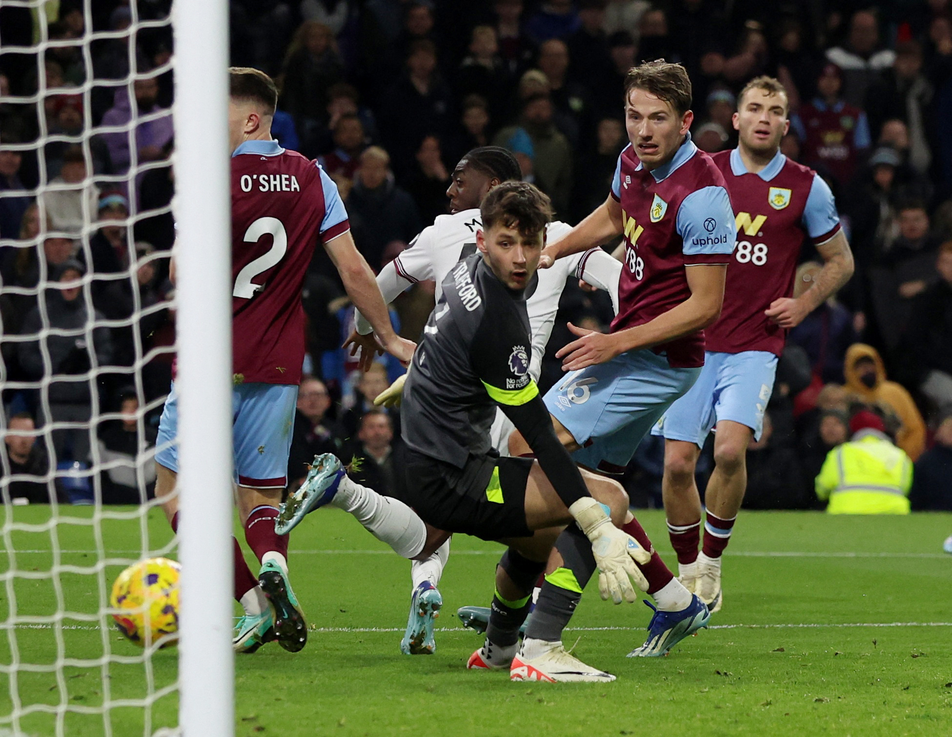 Burnley still searching for its first EPL point at home after 2-1 defeat to  West Ham