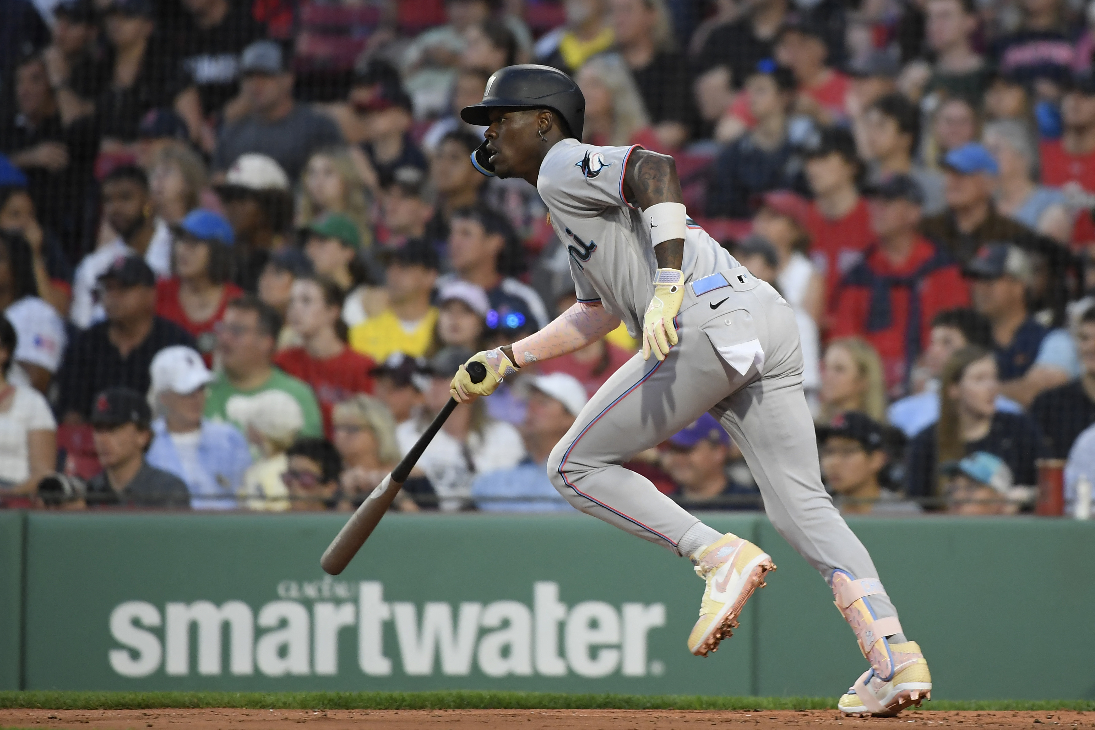 Marlins rack up 19 hits, blow out Red Sox Reuters