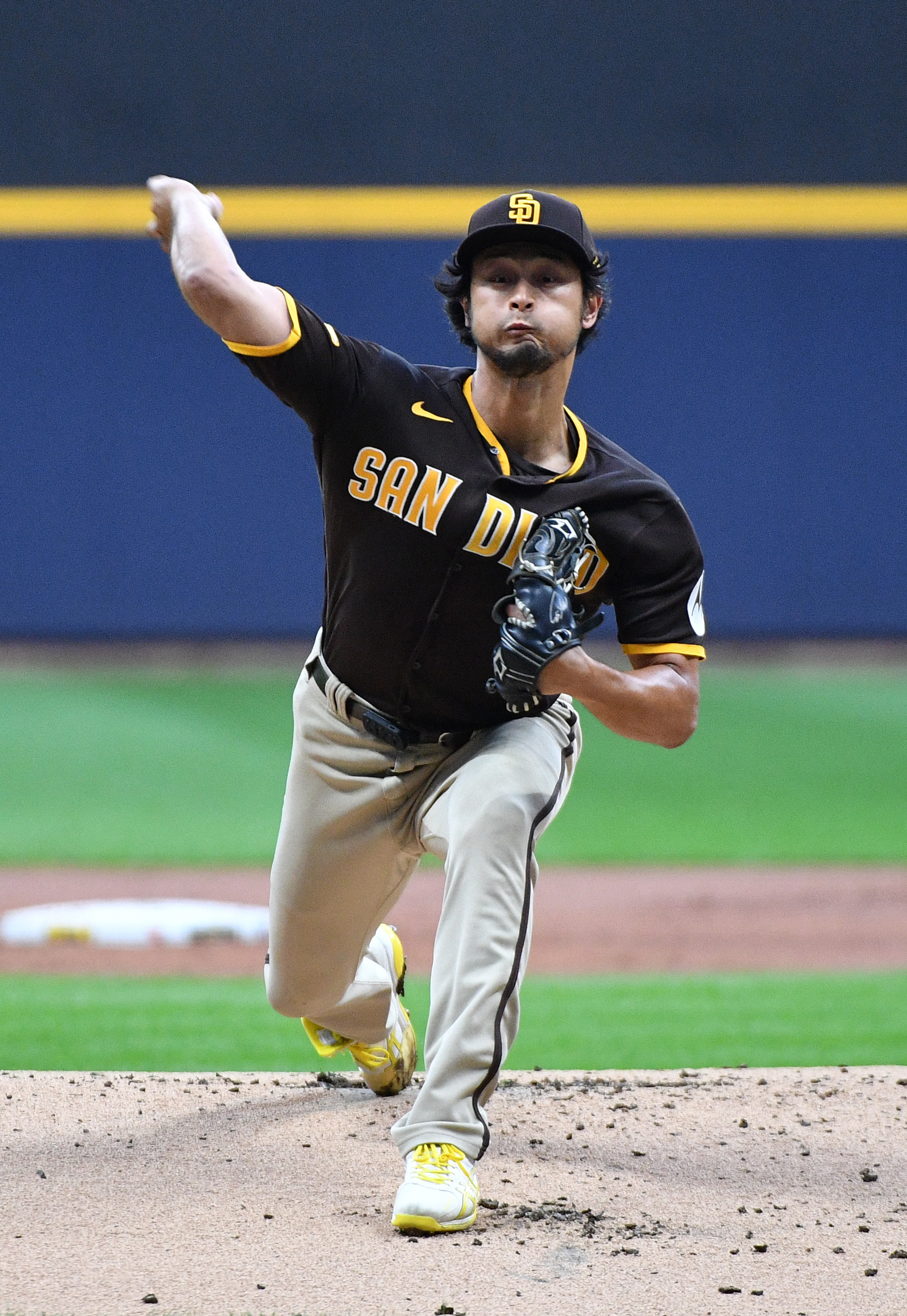 Tellez homers for 1st time in three months as Brewers beat Padres 7-3 for  6th straight win - ABC News