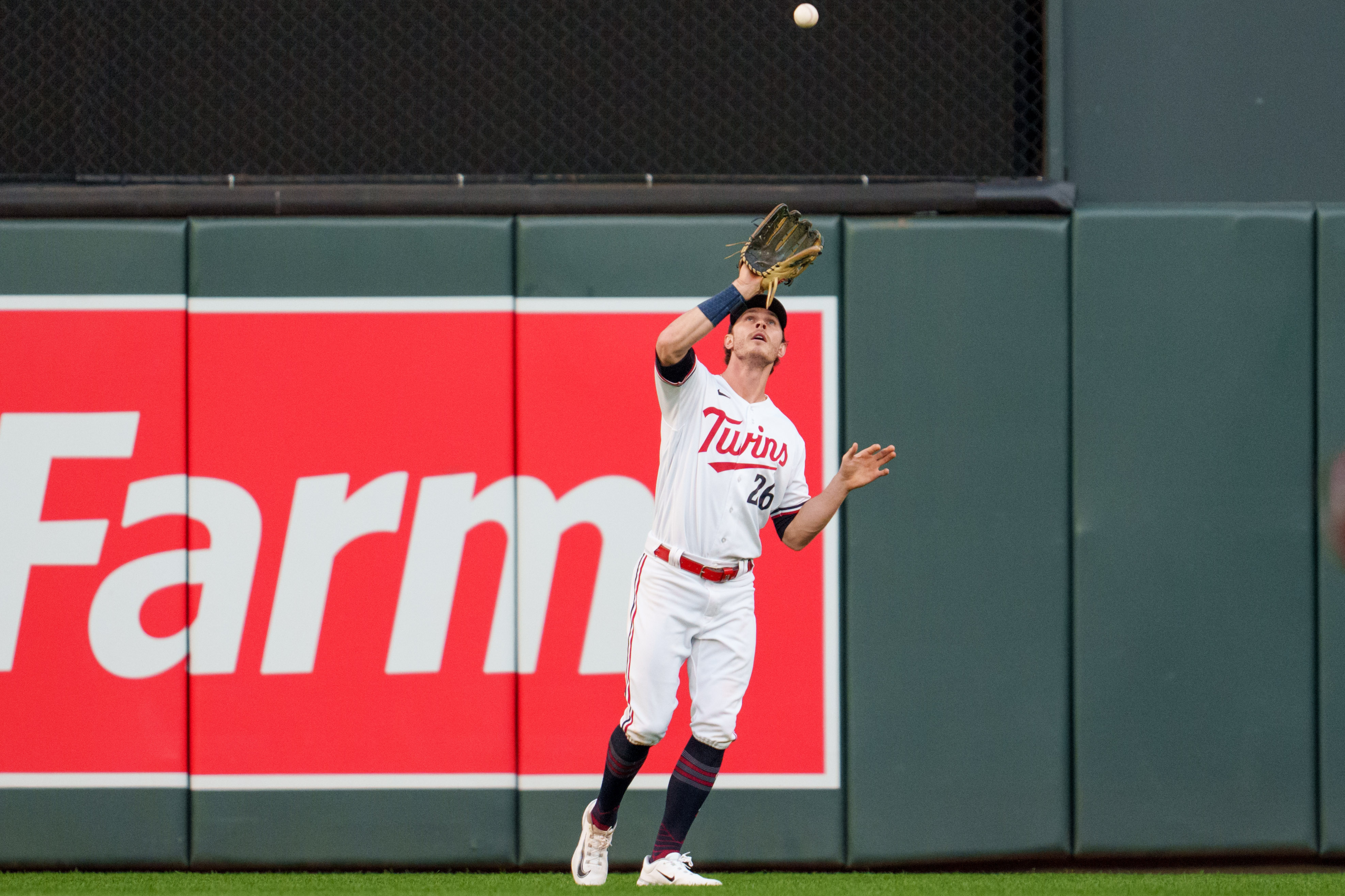 Willi Castro's homer propels Twins past Rays to even series