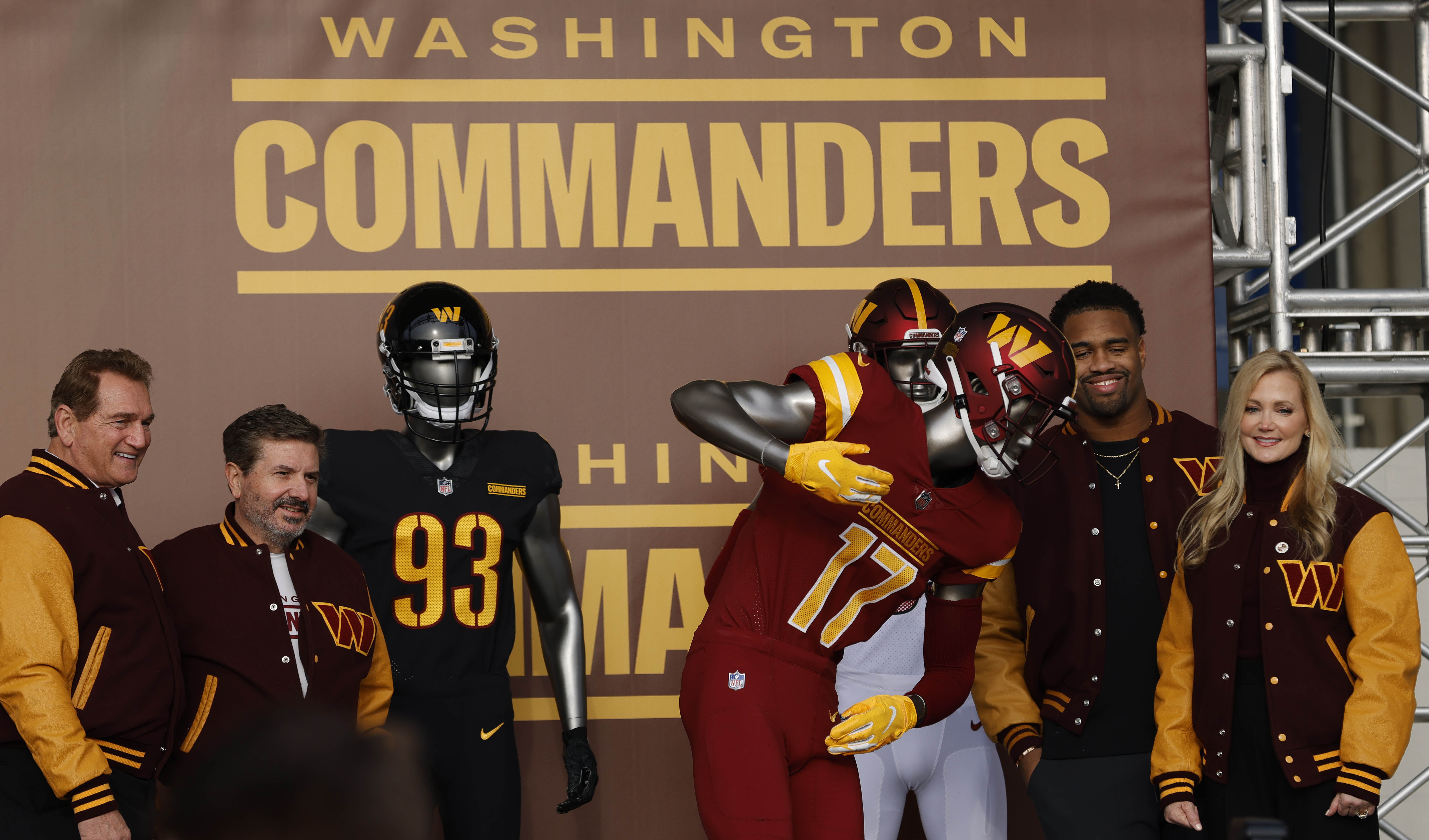 The Washington Football Team Has Rebranded as the Commanders - The New York  Times