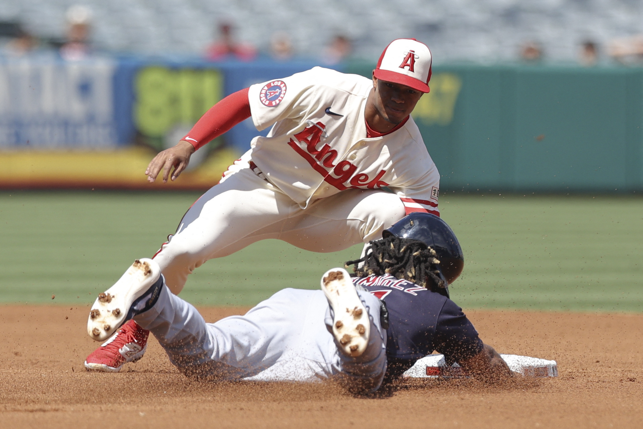 Kenny Rosenberg, Angels squeeze past punchless Guardians | Reuters