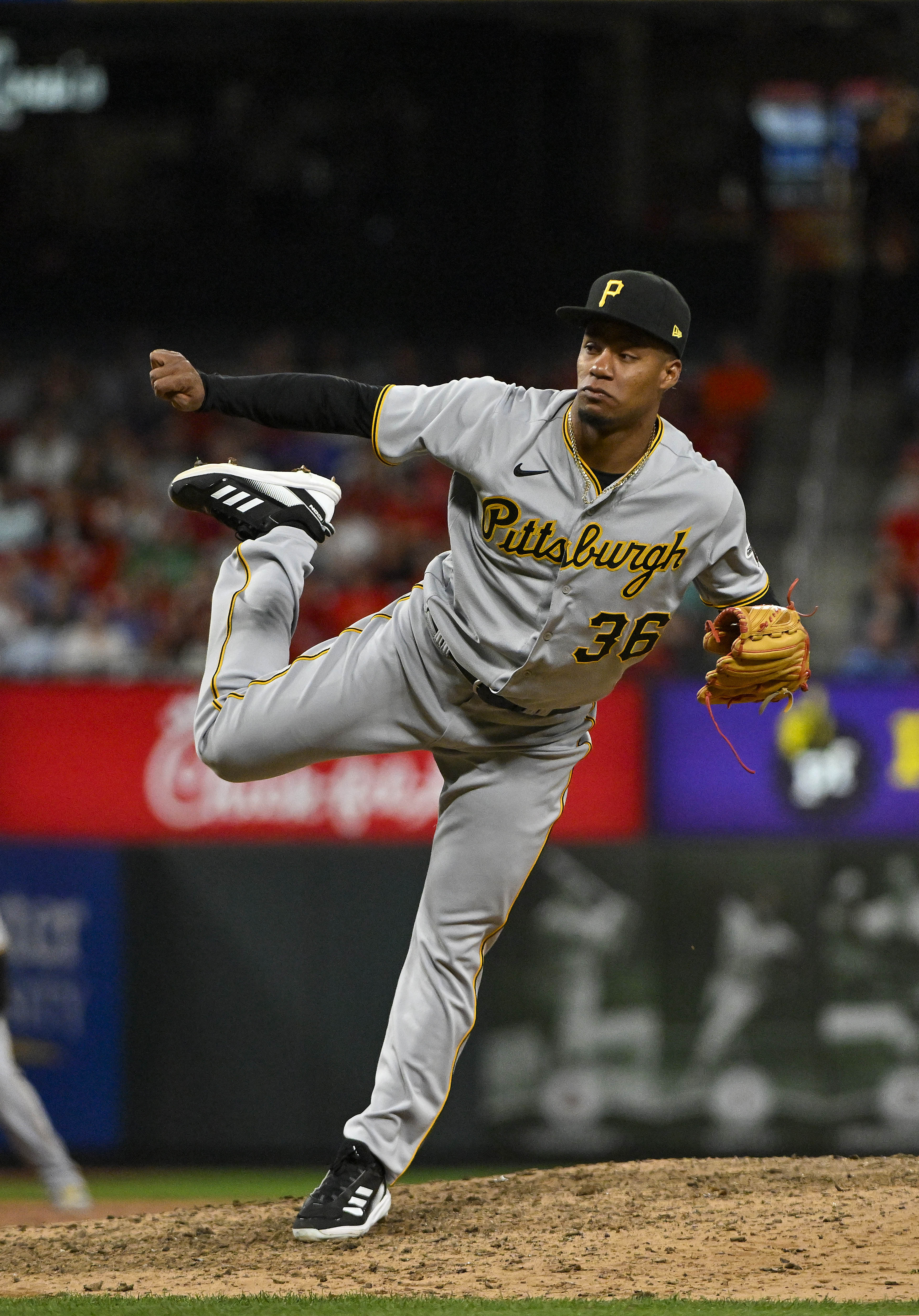 Pirates' Vince Velasquez, 3 relievers blank Cardinals, Ji Hwan Bae