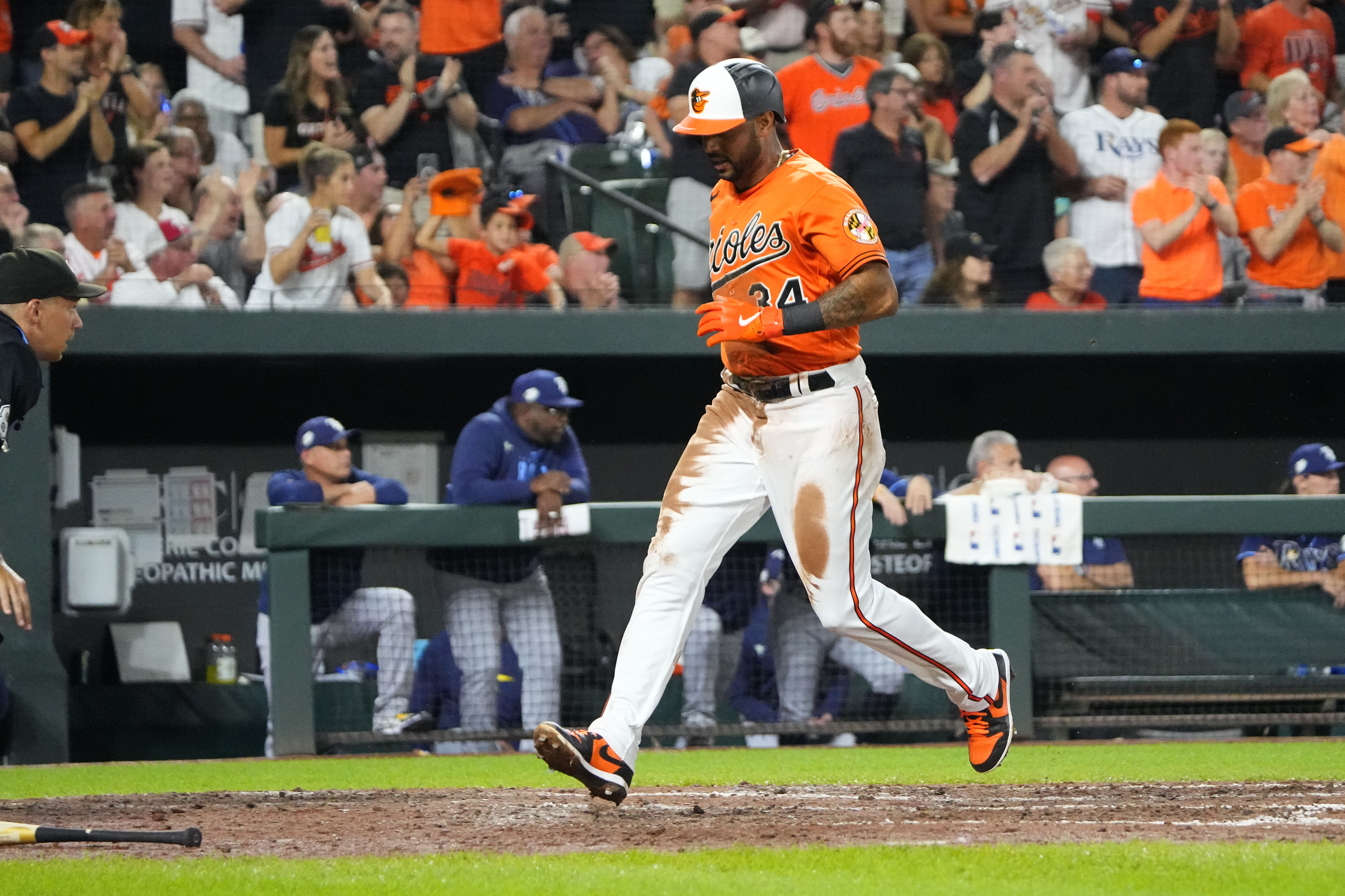 Henderson and Rodriguez help Orioles go a game up on Rays in AL East with  8-0 victory - Newsday