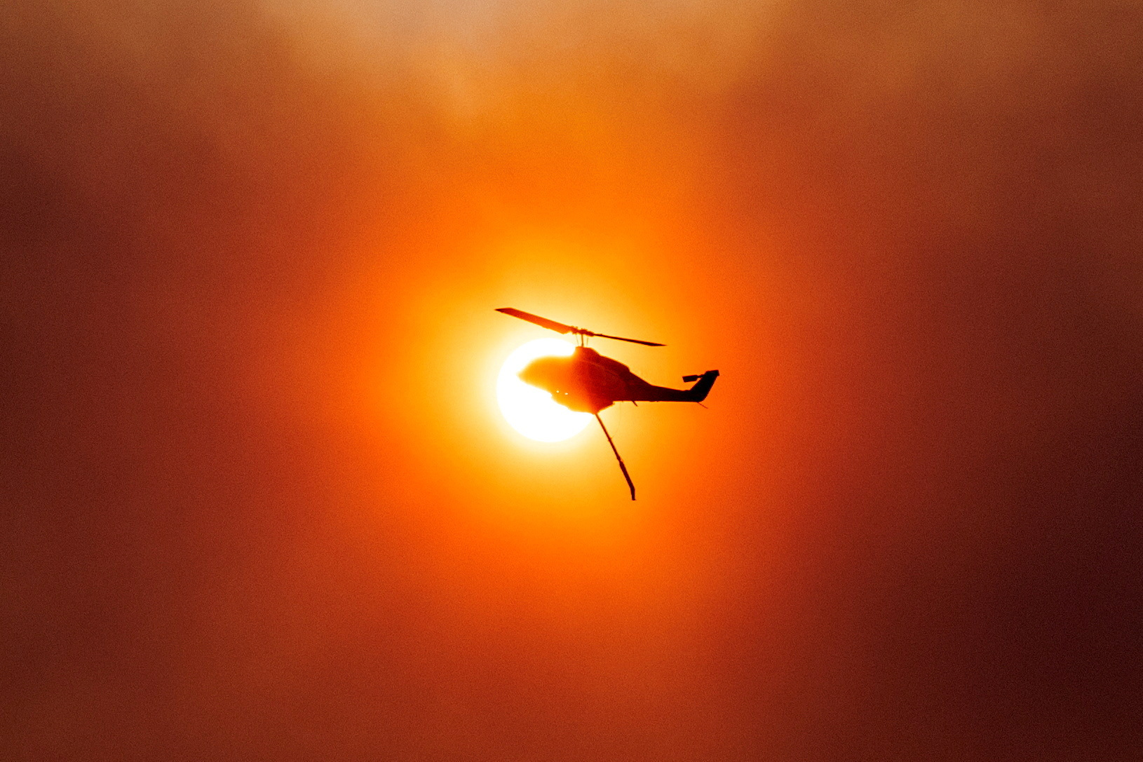 Intensifying heat waves prompt health warnings for Europe, US | Reuters