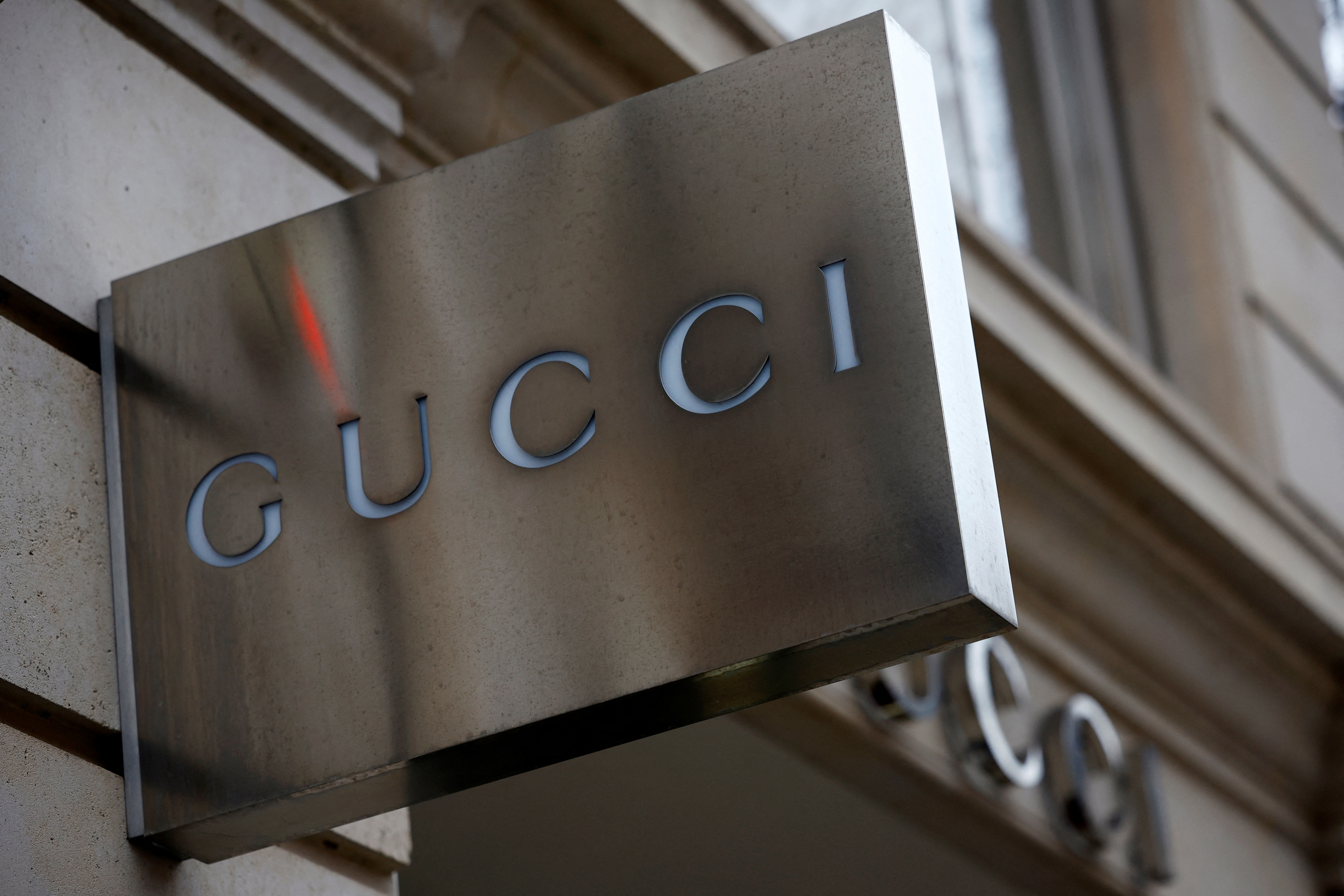 What It's Like to Buy Gucci Bag in Milan, Italy - Shopping Experience 