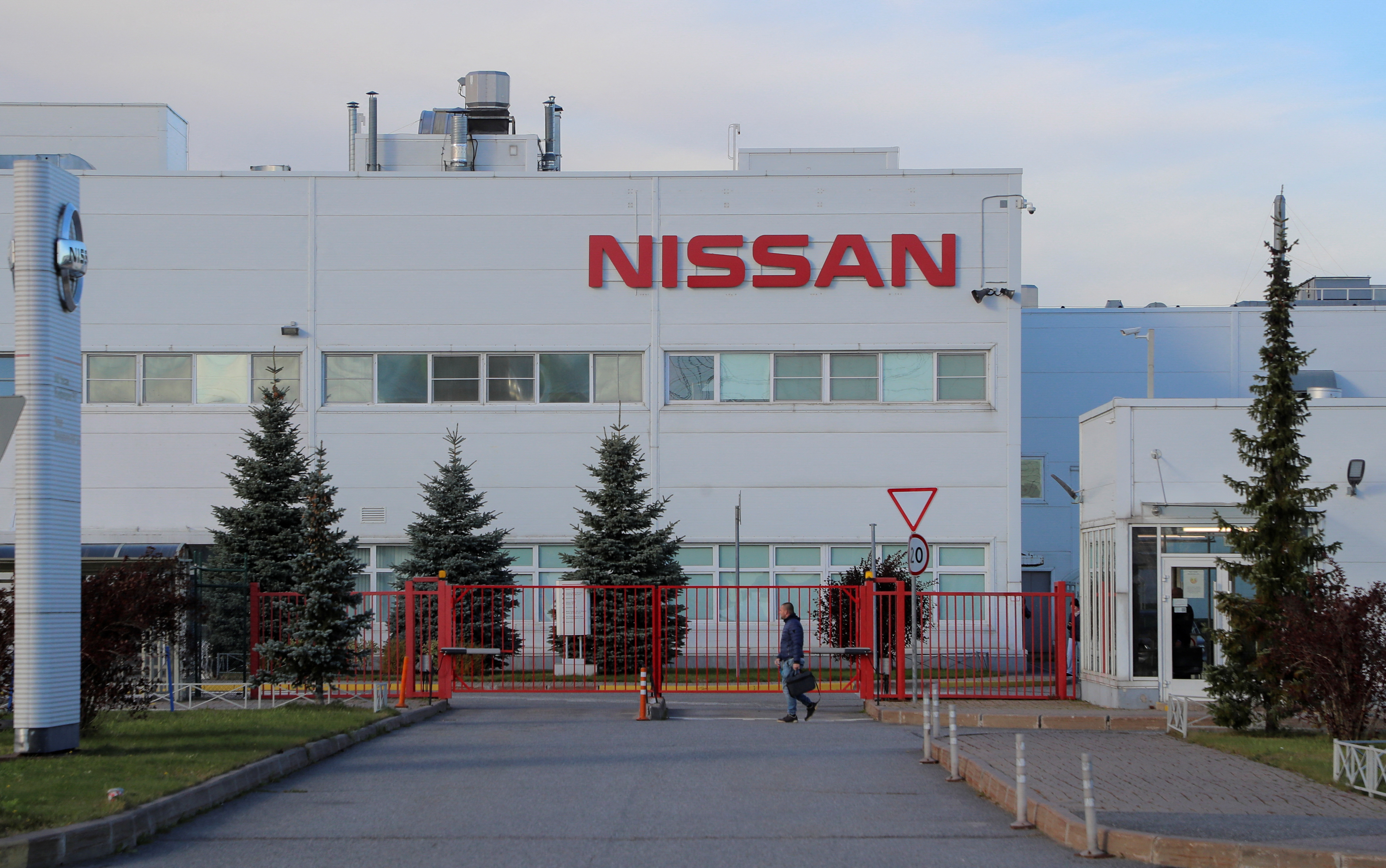 Nissan takes $687 mln loss as sells Russian business for 1 euro