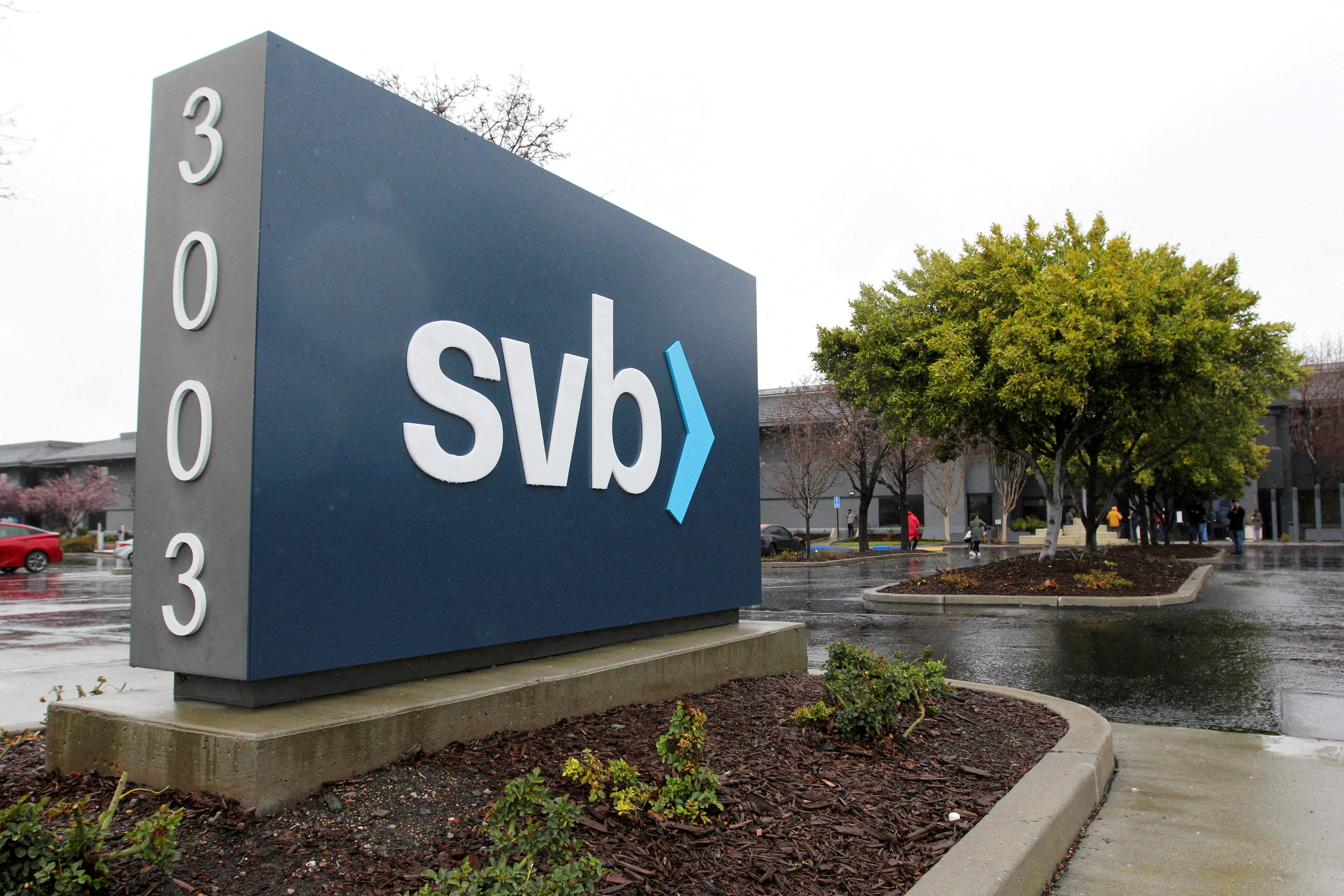 Silicon Valley Bank staff offered 45 days of work at 1.5 times salary