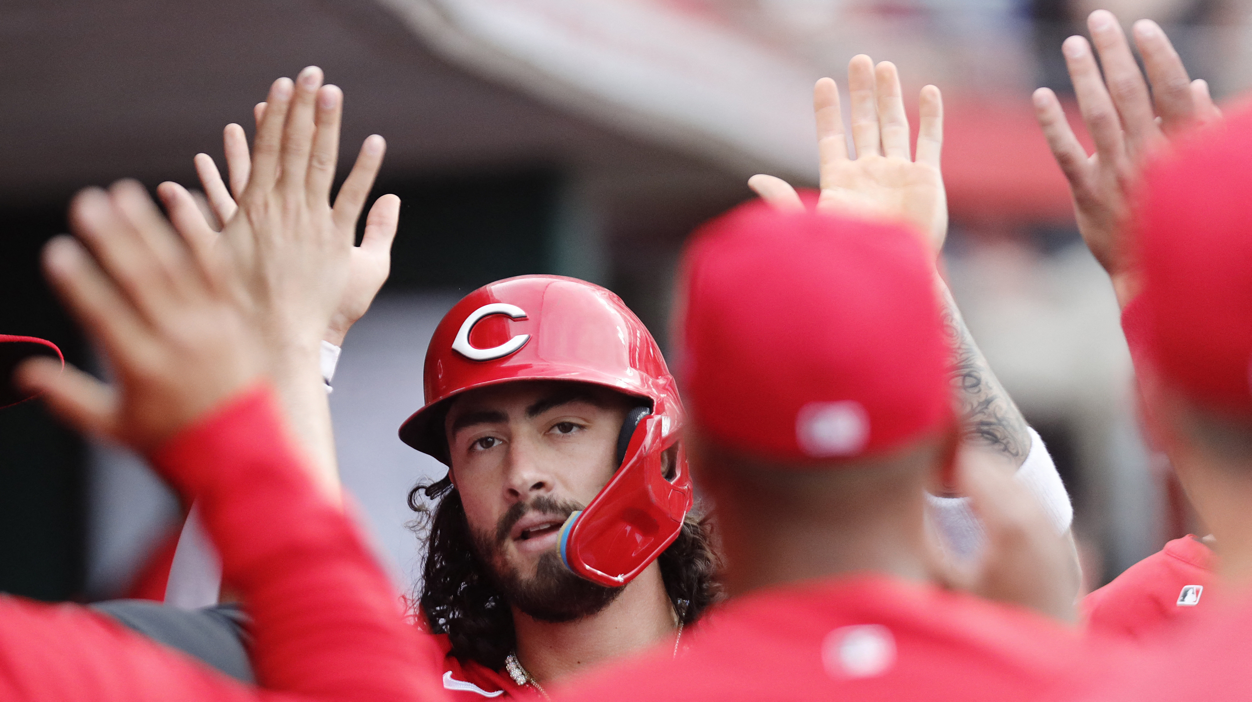 Chang hits Grandal with throw as White Sox beat Indians 4-3