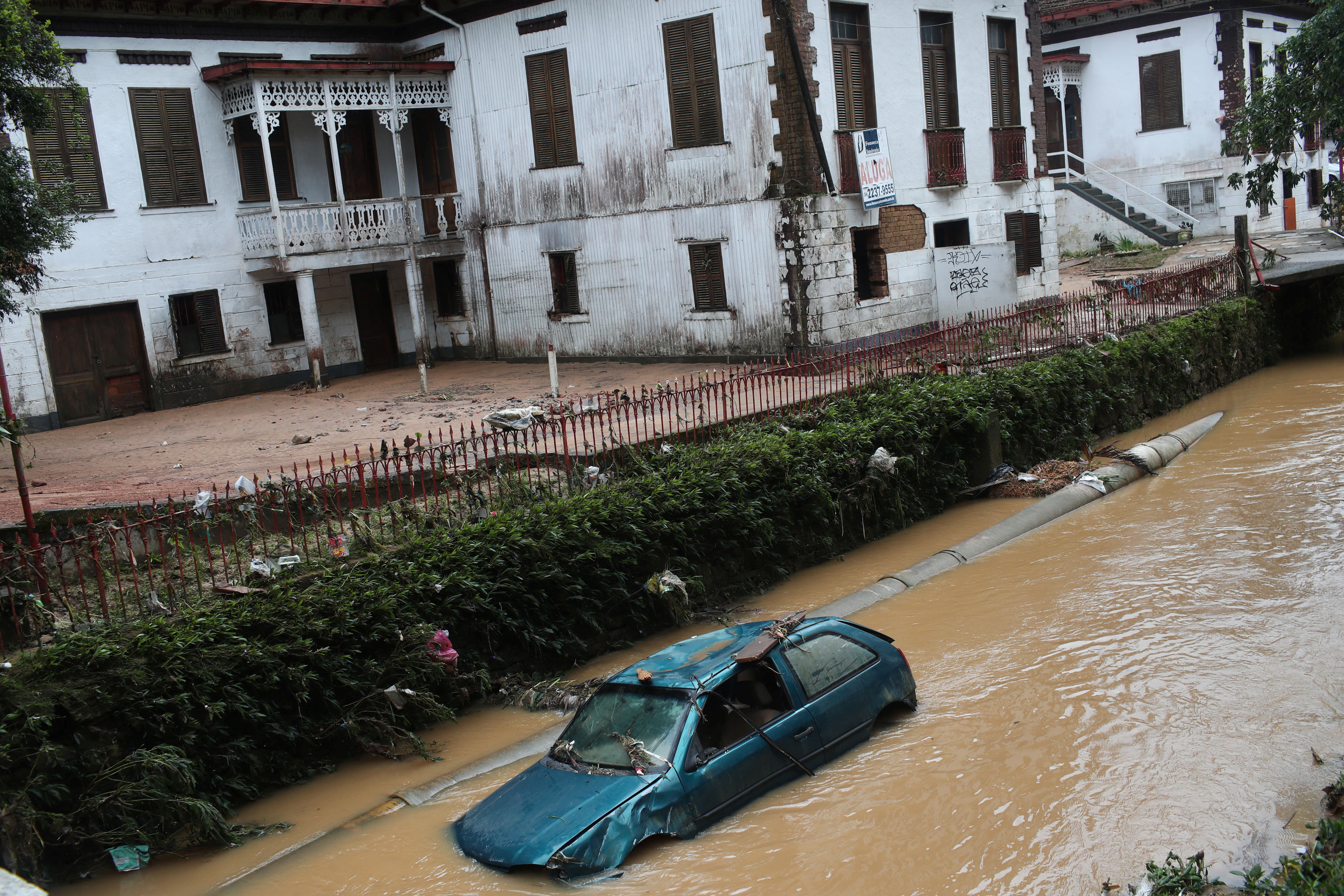 Наводнения и оползни в Петрополисе