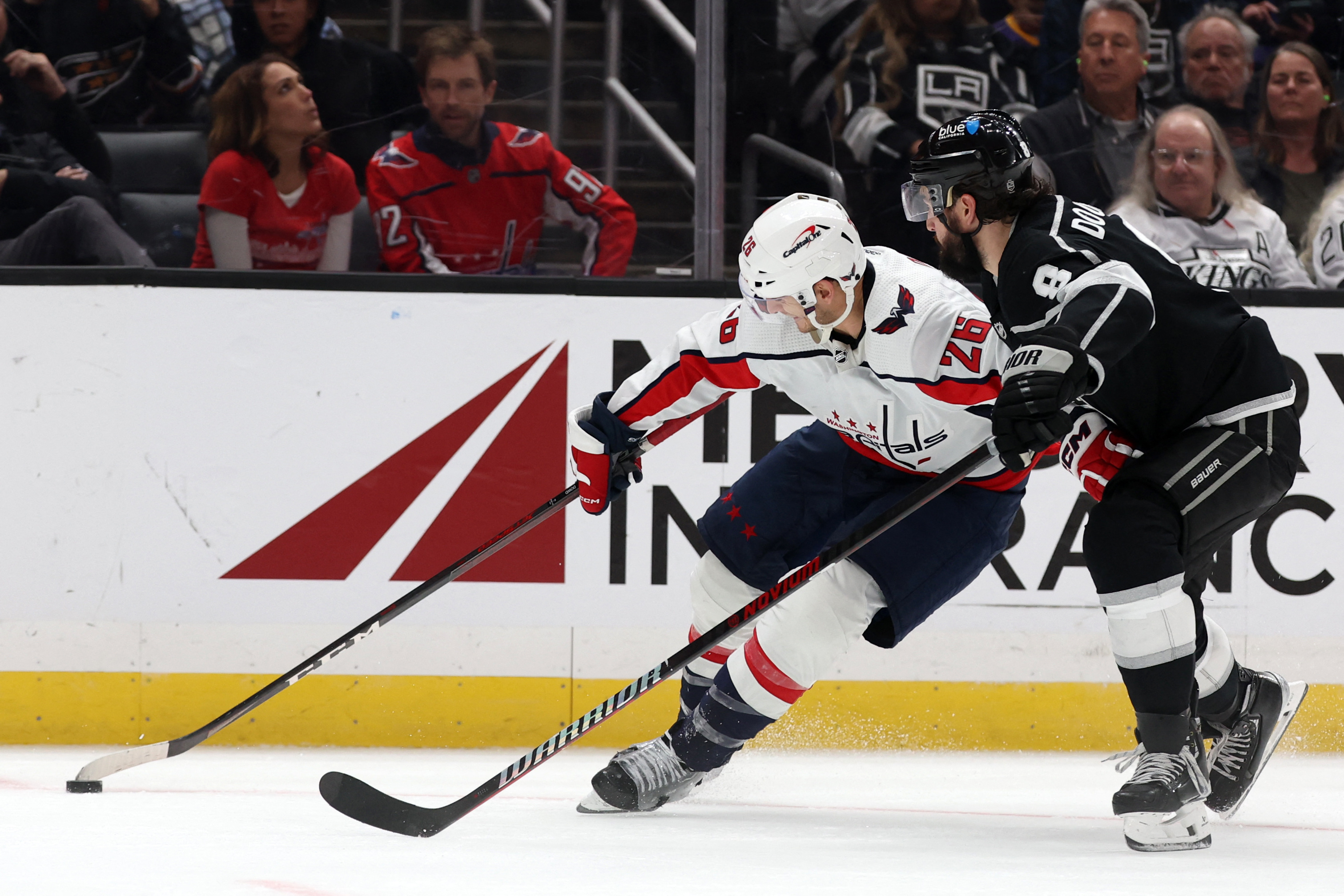 Charlie Lindgren, Capitals end Kings' winning streak | Reuters