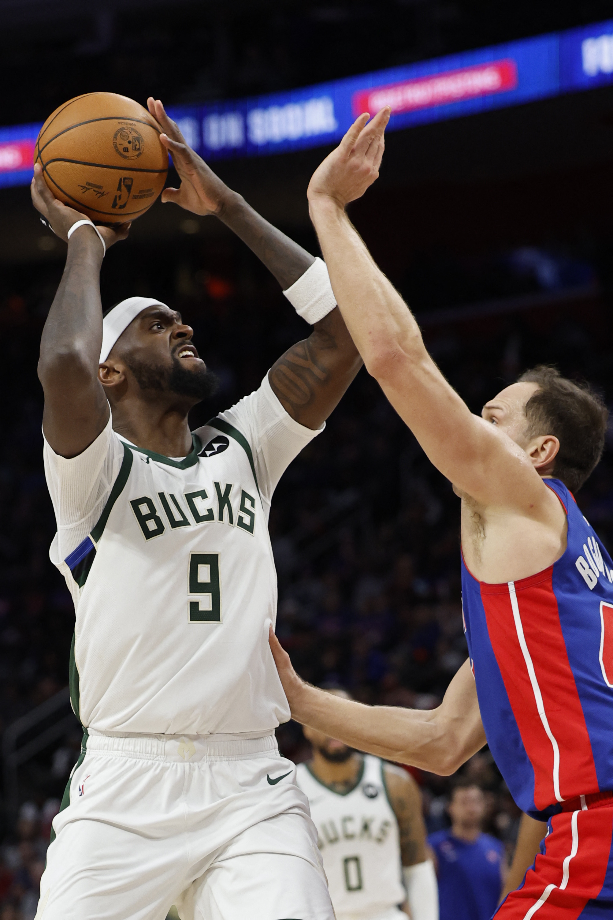 Damian Lillard Steps Up To Lead Bucks Past Pistons | Reuters