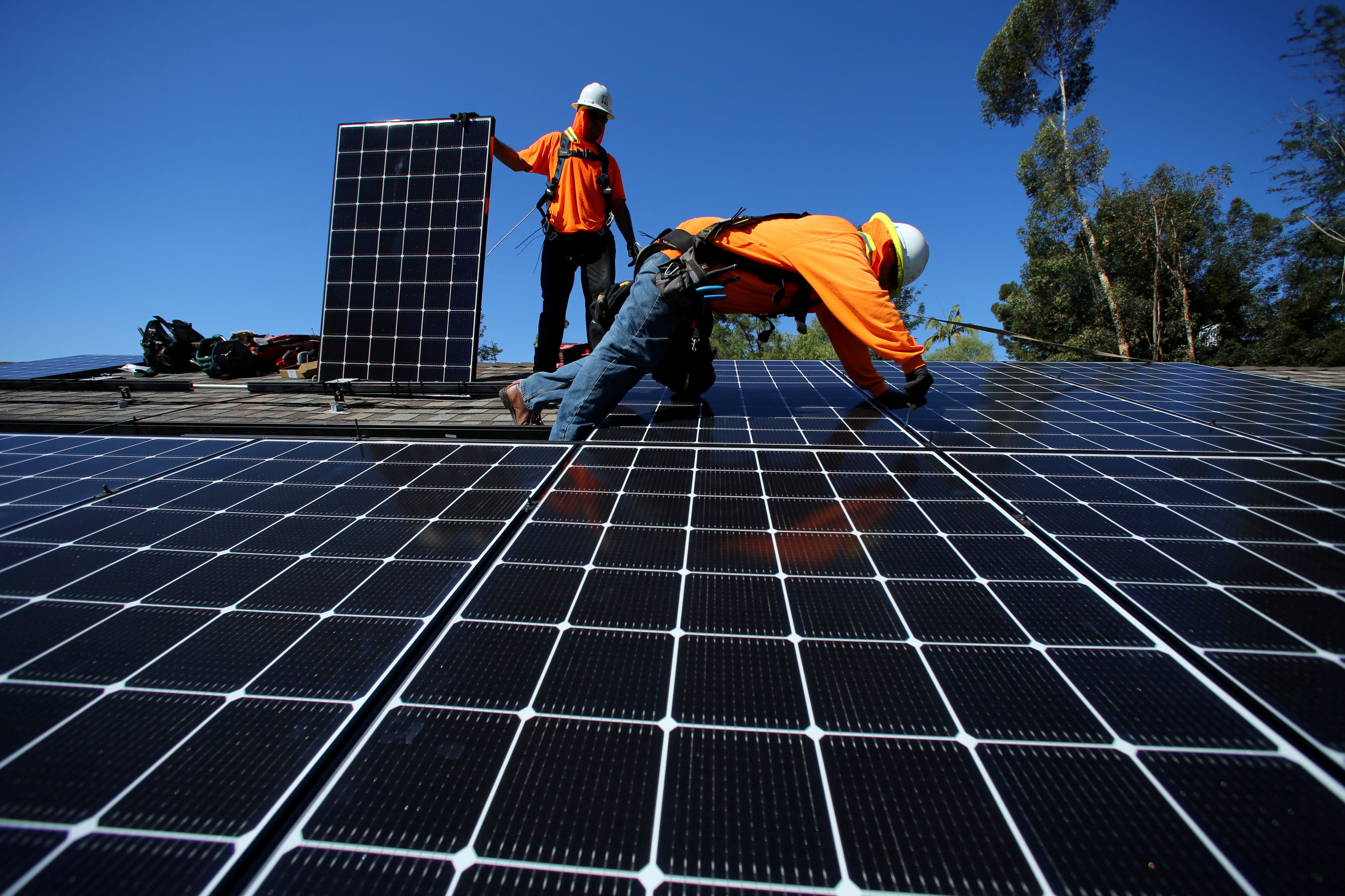 California reduces rooftop solar incentive it says favored the rich