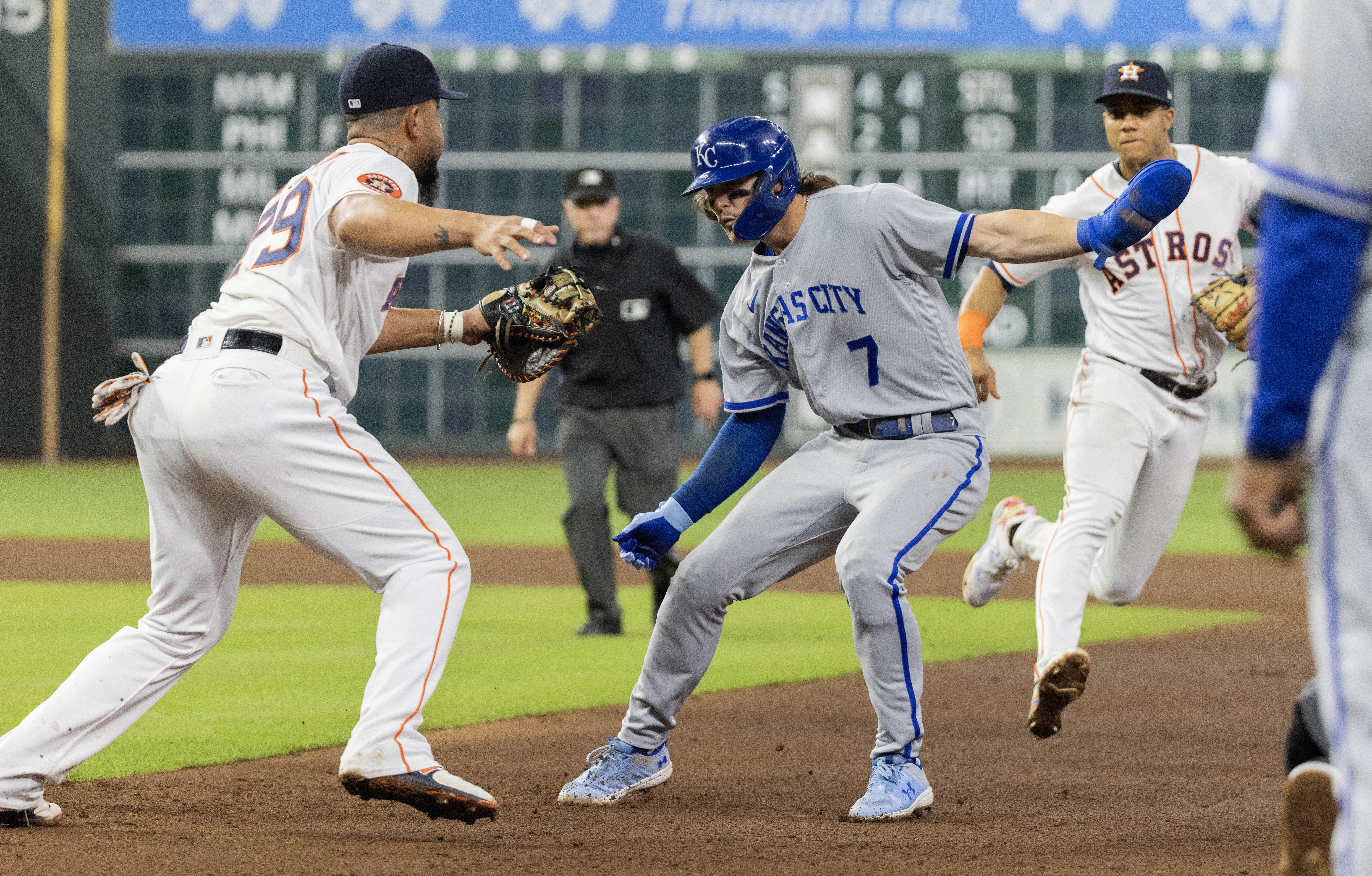 Hot Royals hand Astros another damaging setback