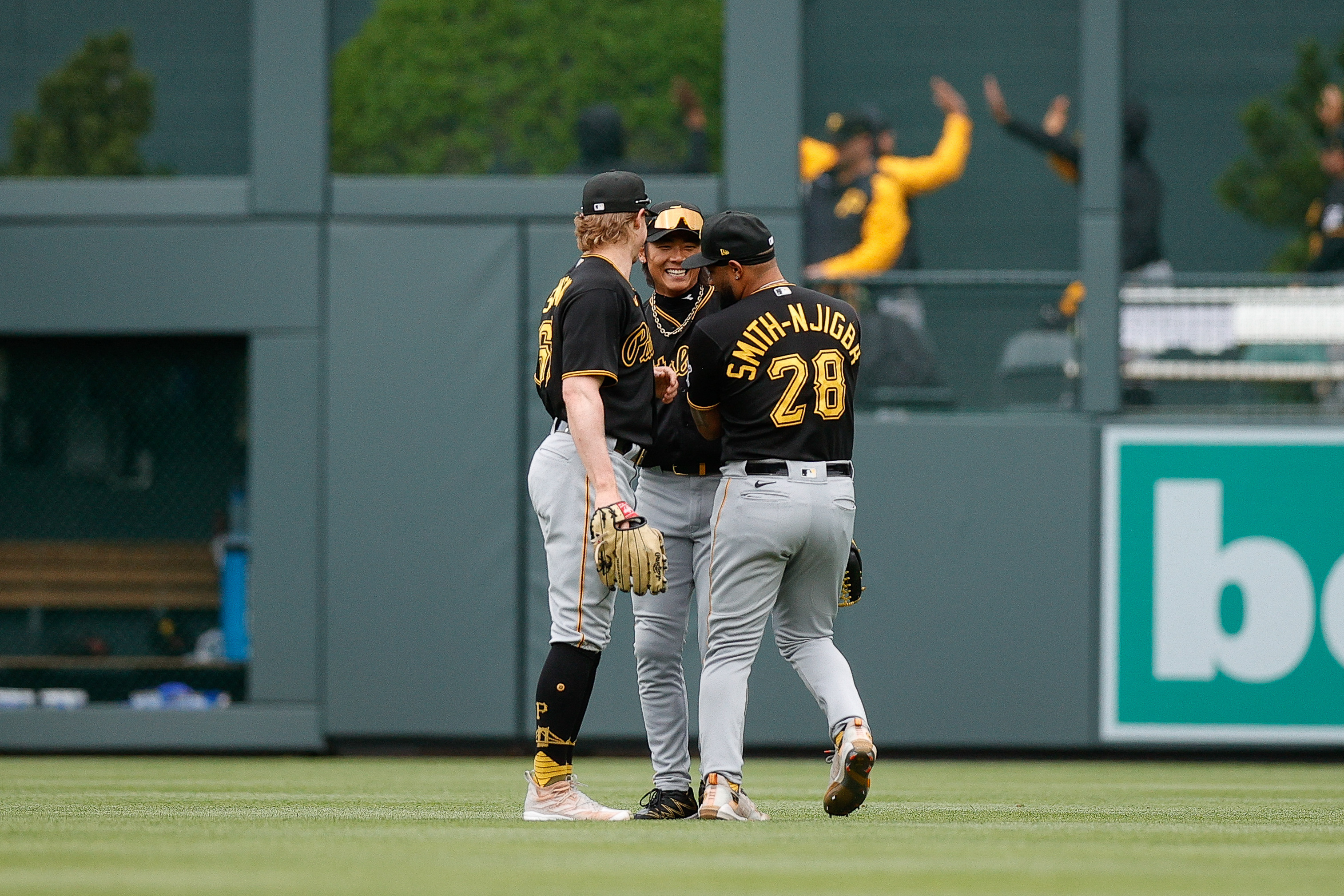 Pirates sweep Rockies at Coors Field