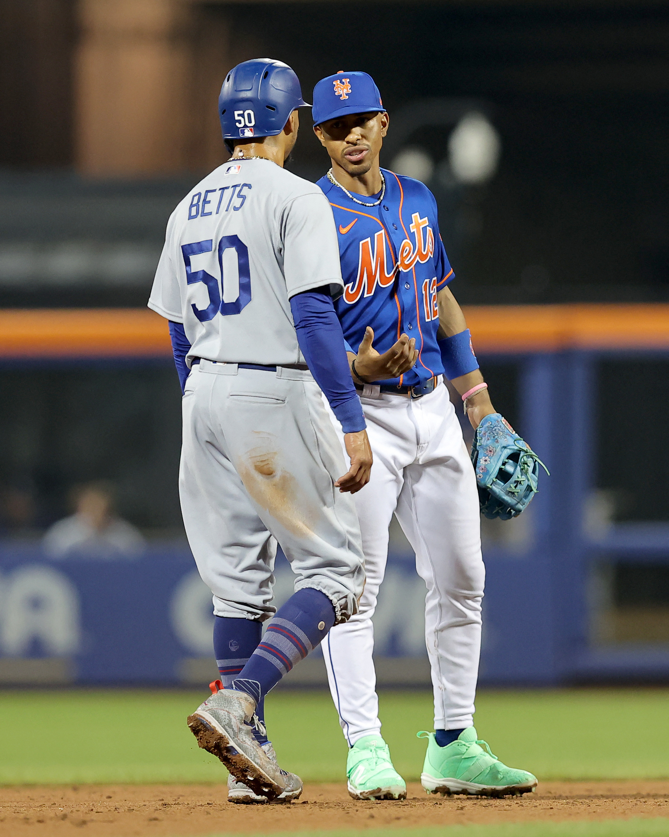 Dodgers extend win streak to 6 by beating Mets