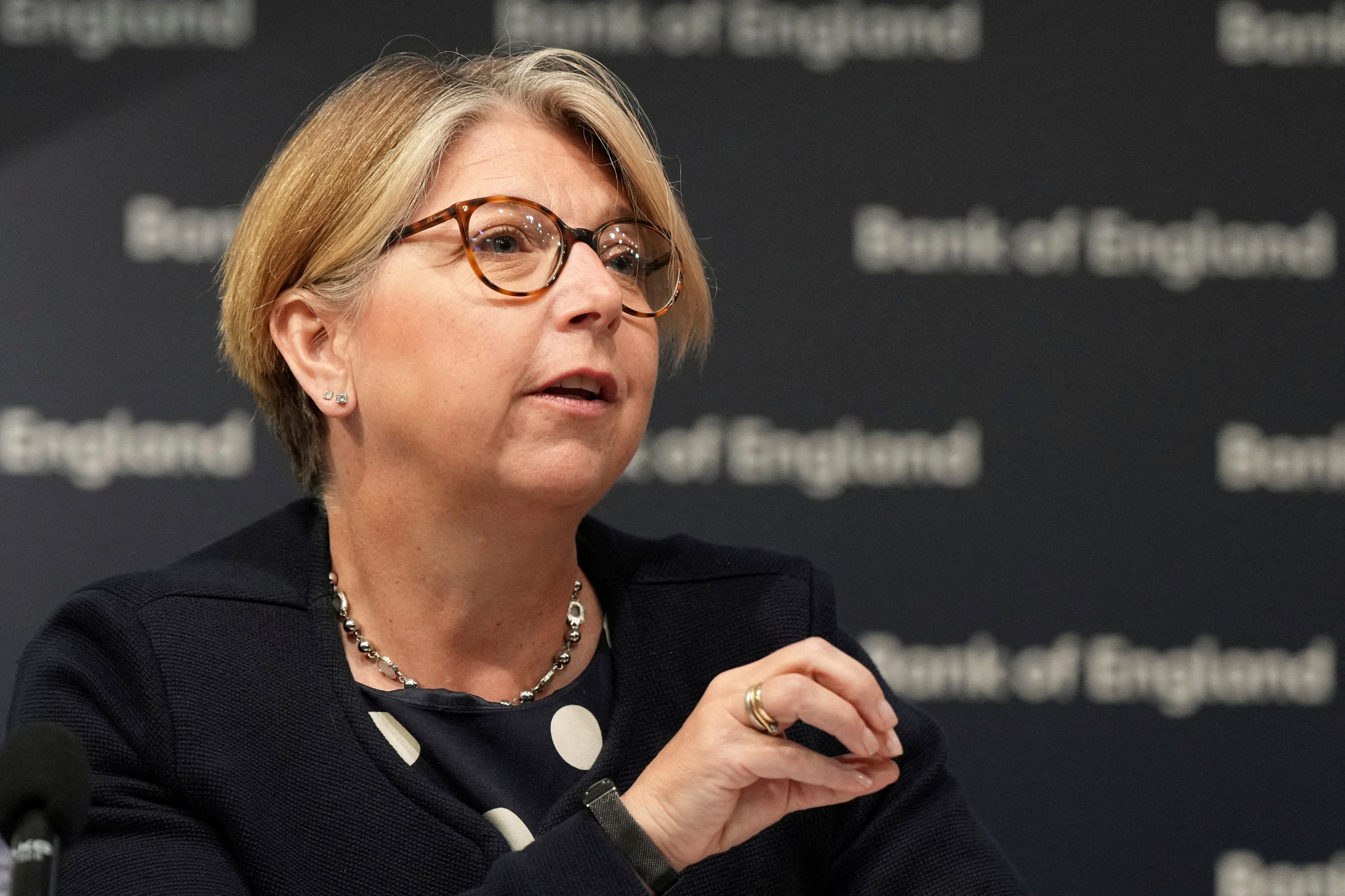 英中銀副総裁、ステーブルコイン規制緩和は金融安定性脅かすと警告