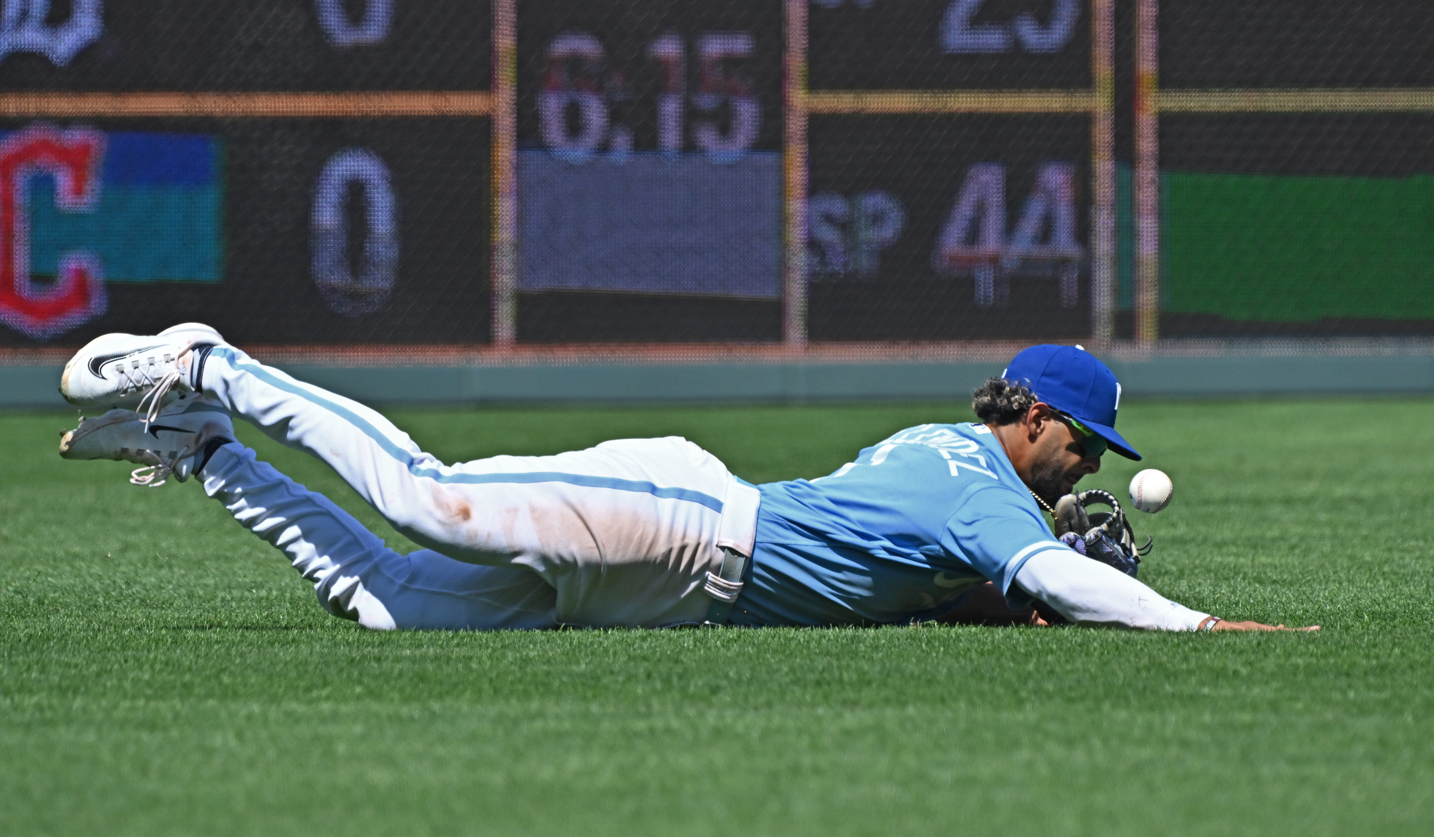 Rodriguez has 5 hits, 5 RBIs and go-ahead 3-run shot in the eighth as  Mariners beat Royals 6-4 - The San Diego Union-Tribune