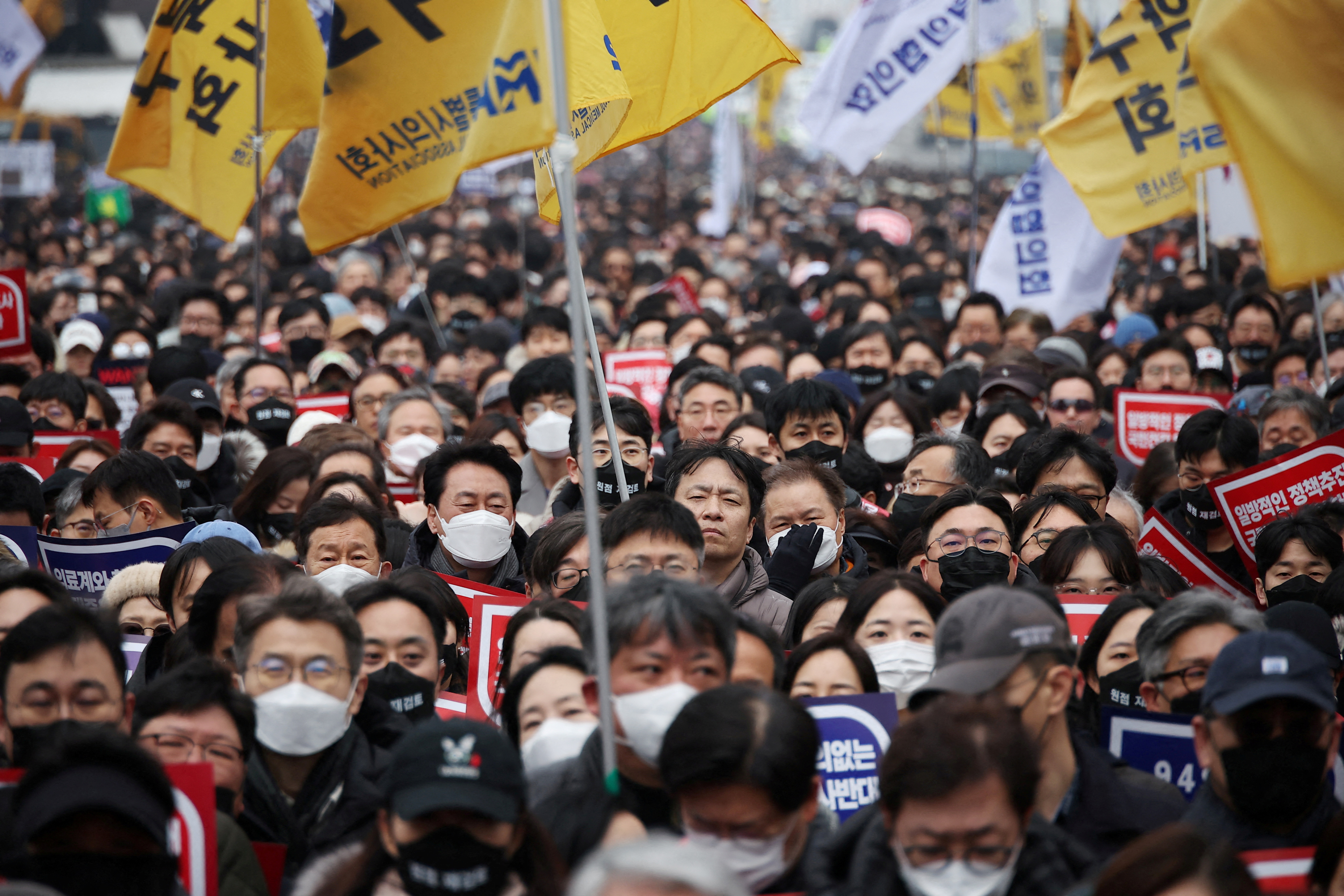 South Korean doctors take part in mass rally against govt medical policy