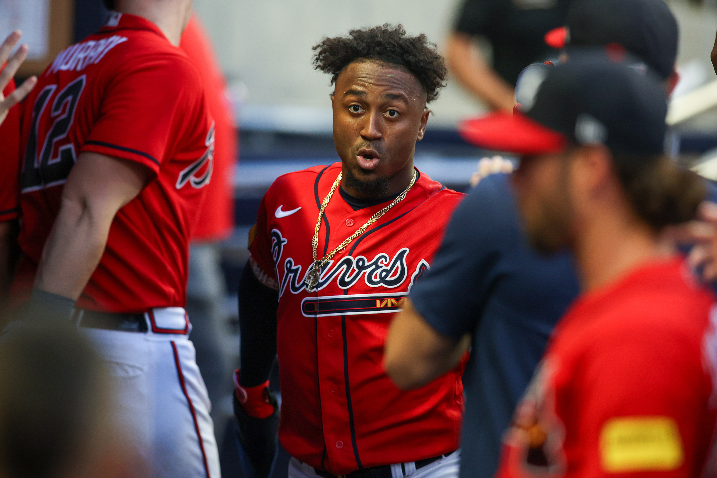 Braves sock six homers, rout Marlins for 6th straight win