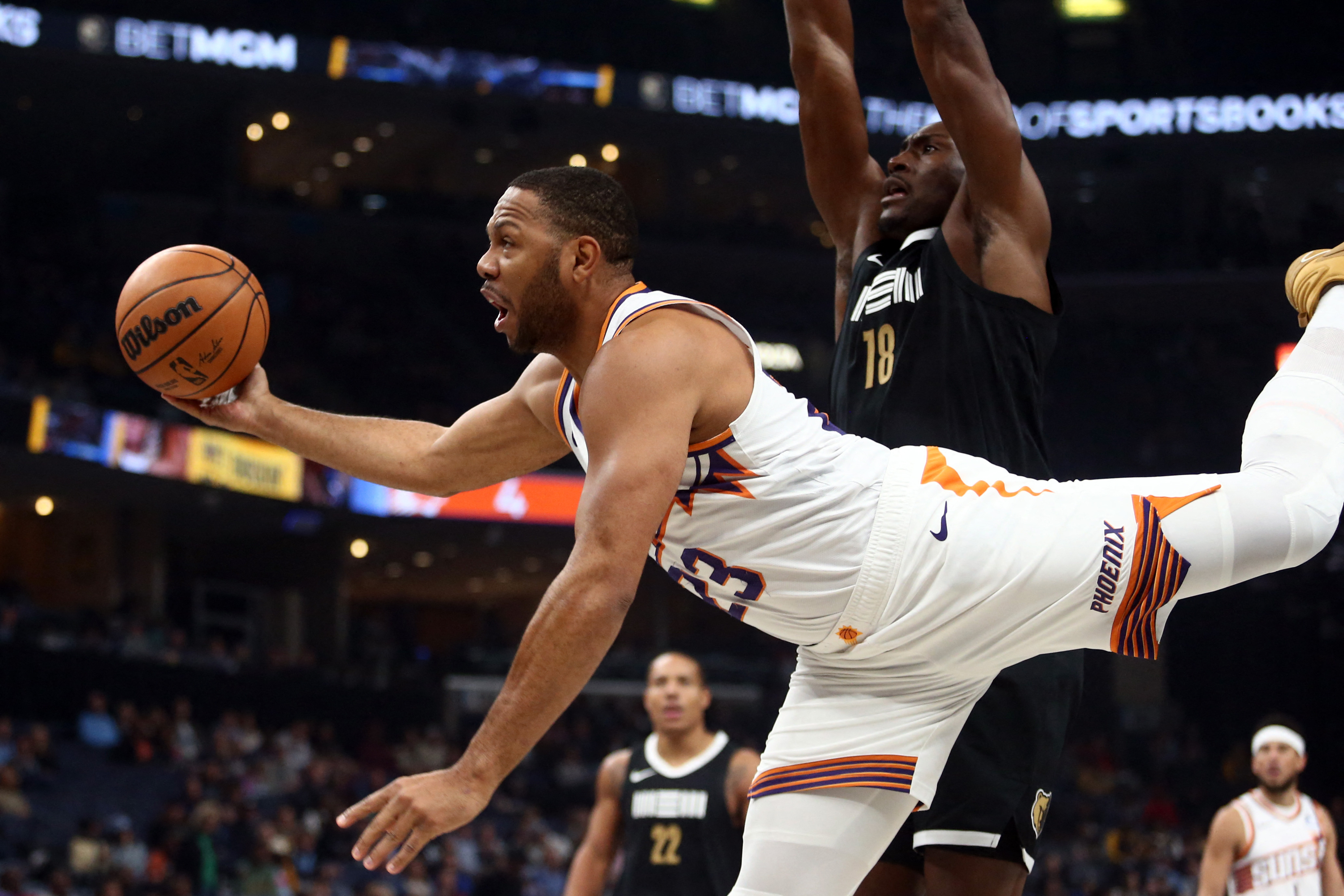 Devin Booker's 40 points propels Suns past Grizzlies Reuters