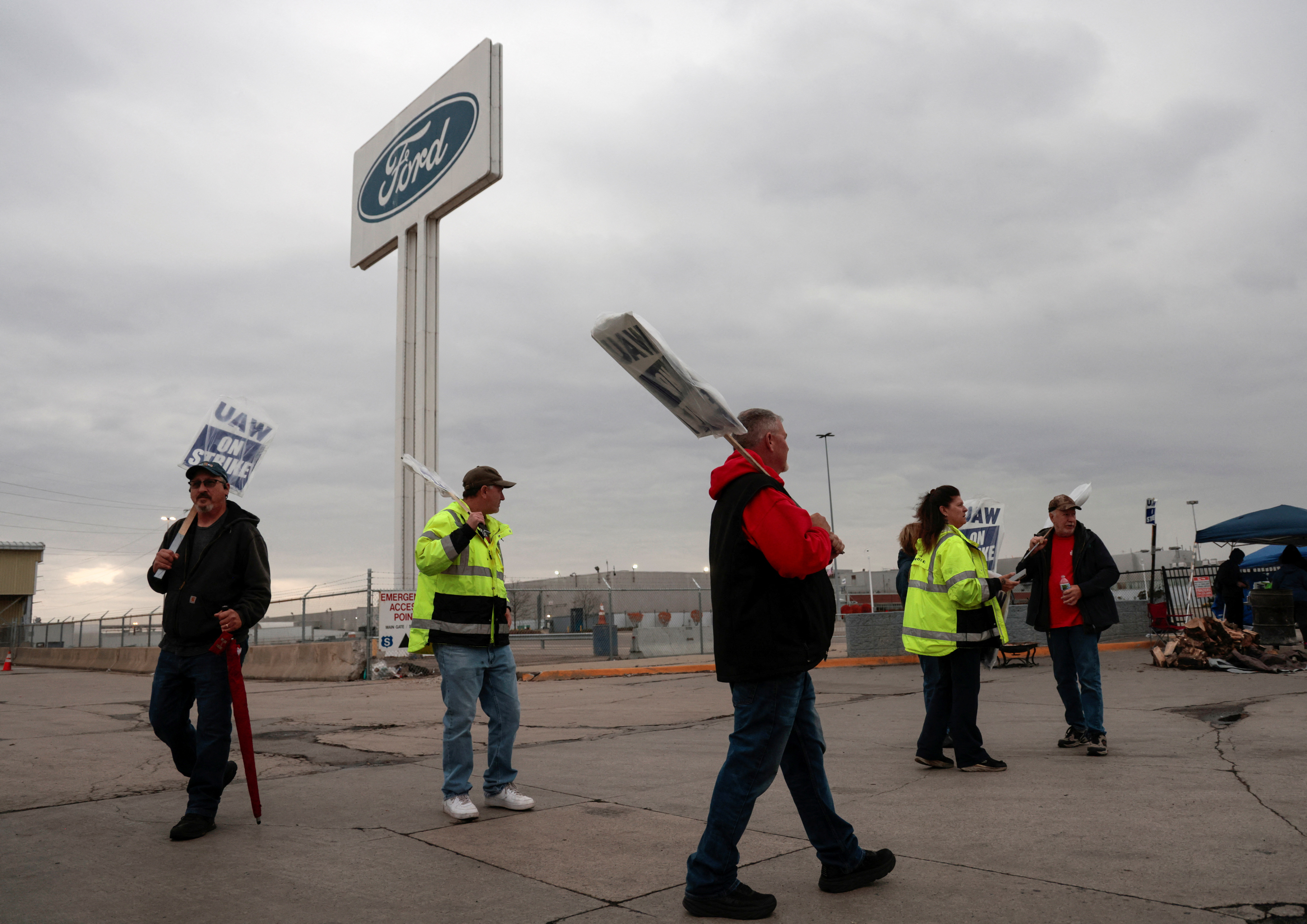 UAW reaches deal with GM, ends coordinated strikes against Detroit
