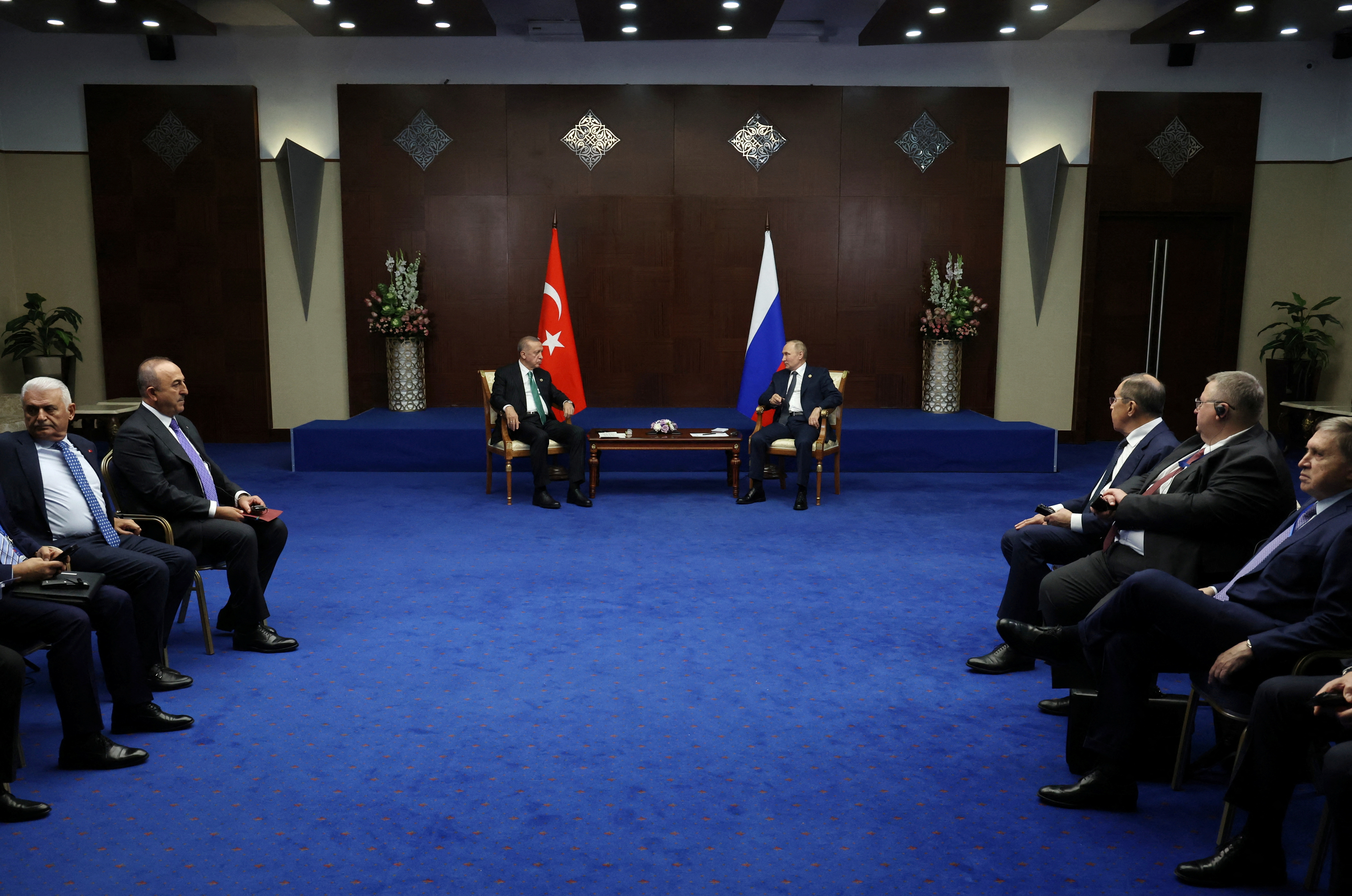 Russia's President Vladimir Putin and Turkey's President Erdogan meet 