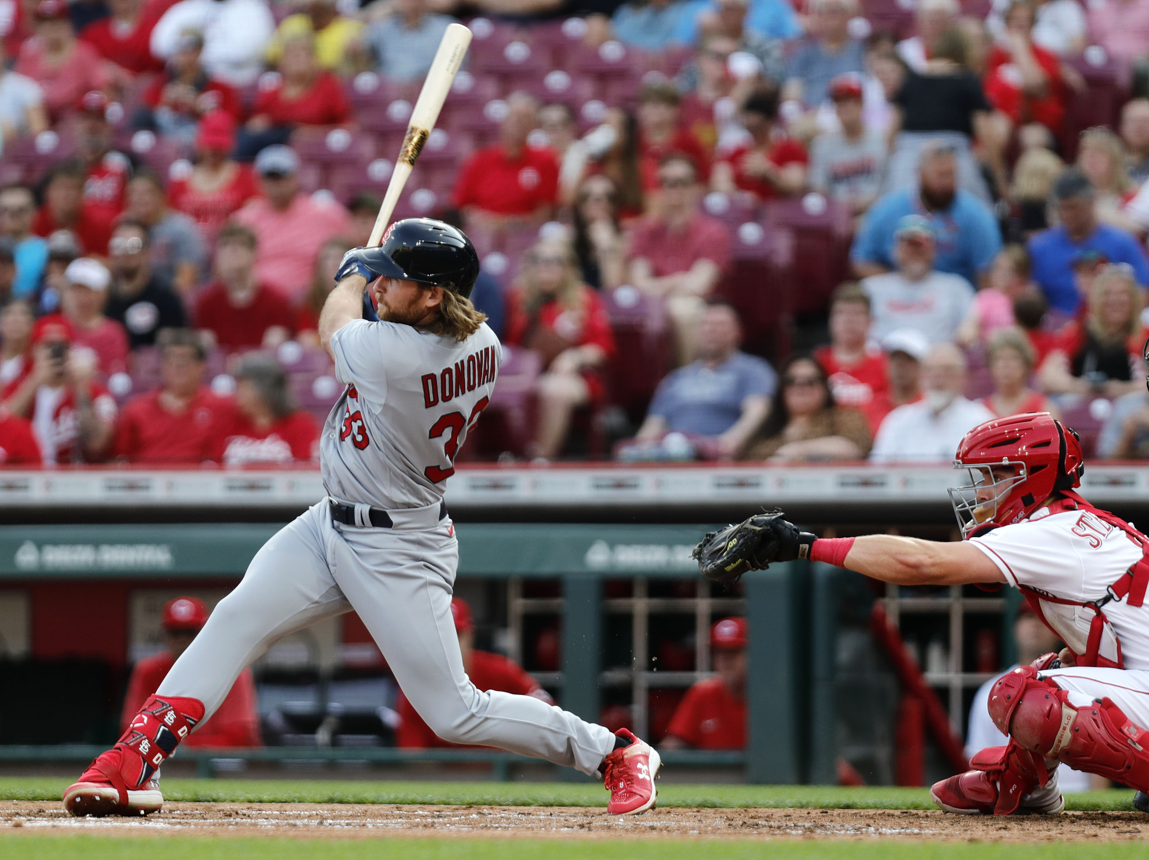 Adam Wainwright ends woes in Cincinnati as Cards top Reds