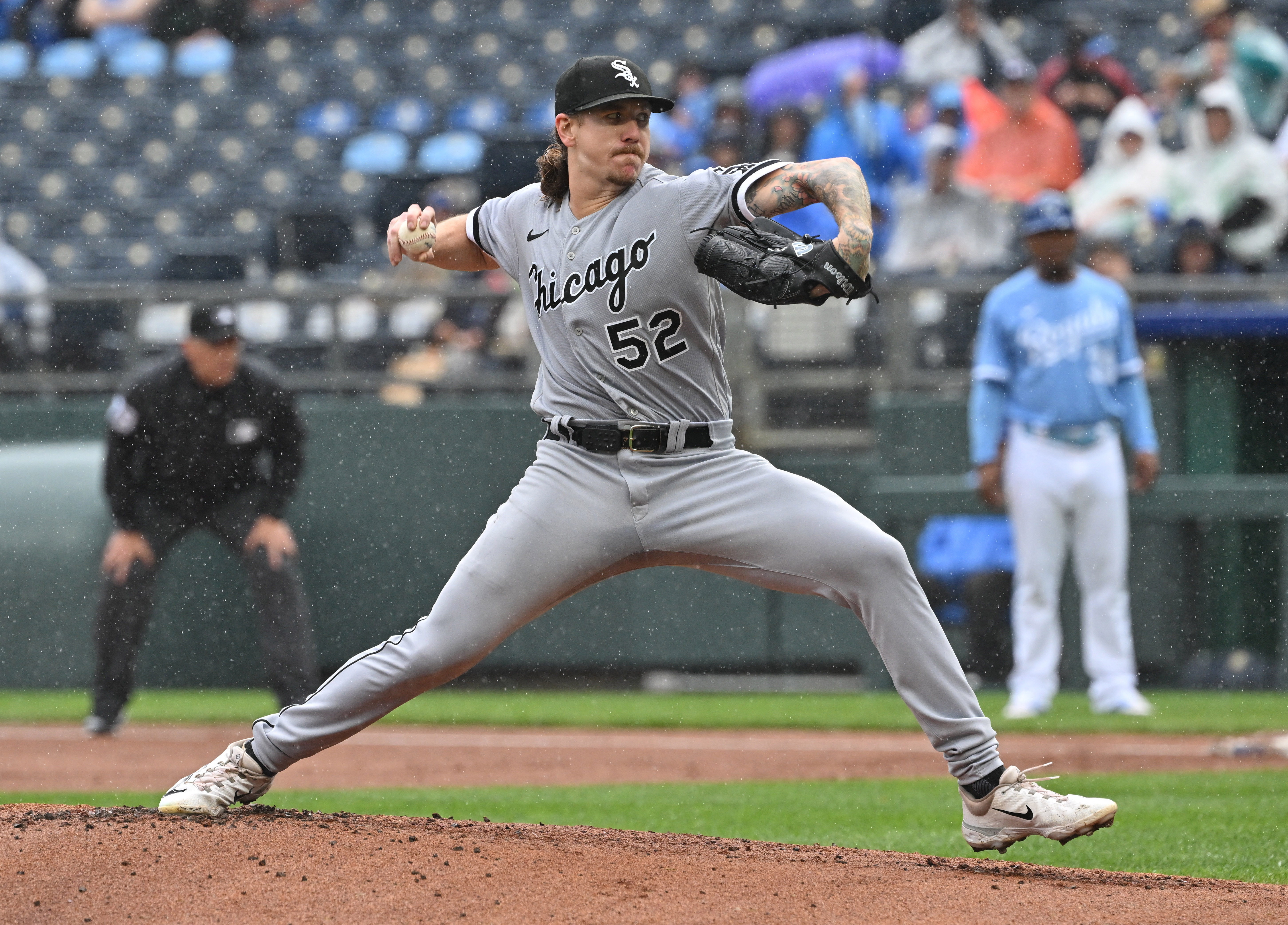 Royals earn rare walk-off victory over White Sox | Reuters