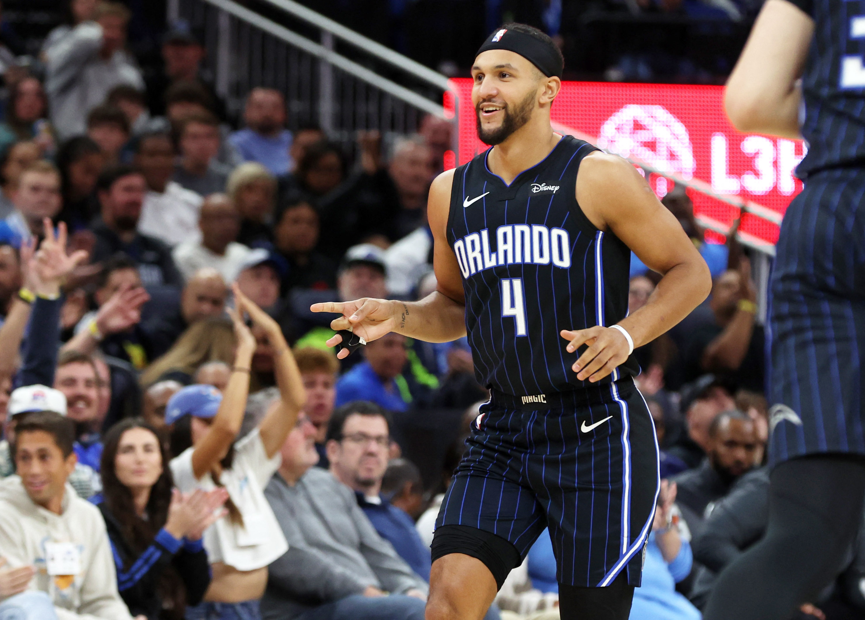 Orlando Magic roll to their eighth straight victory in win over Wizards