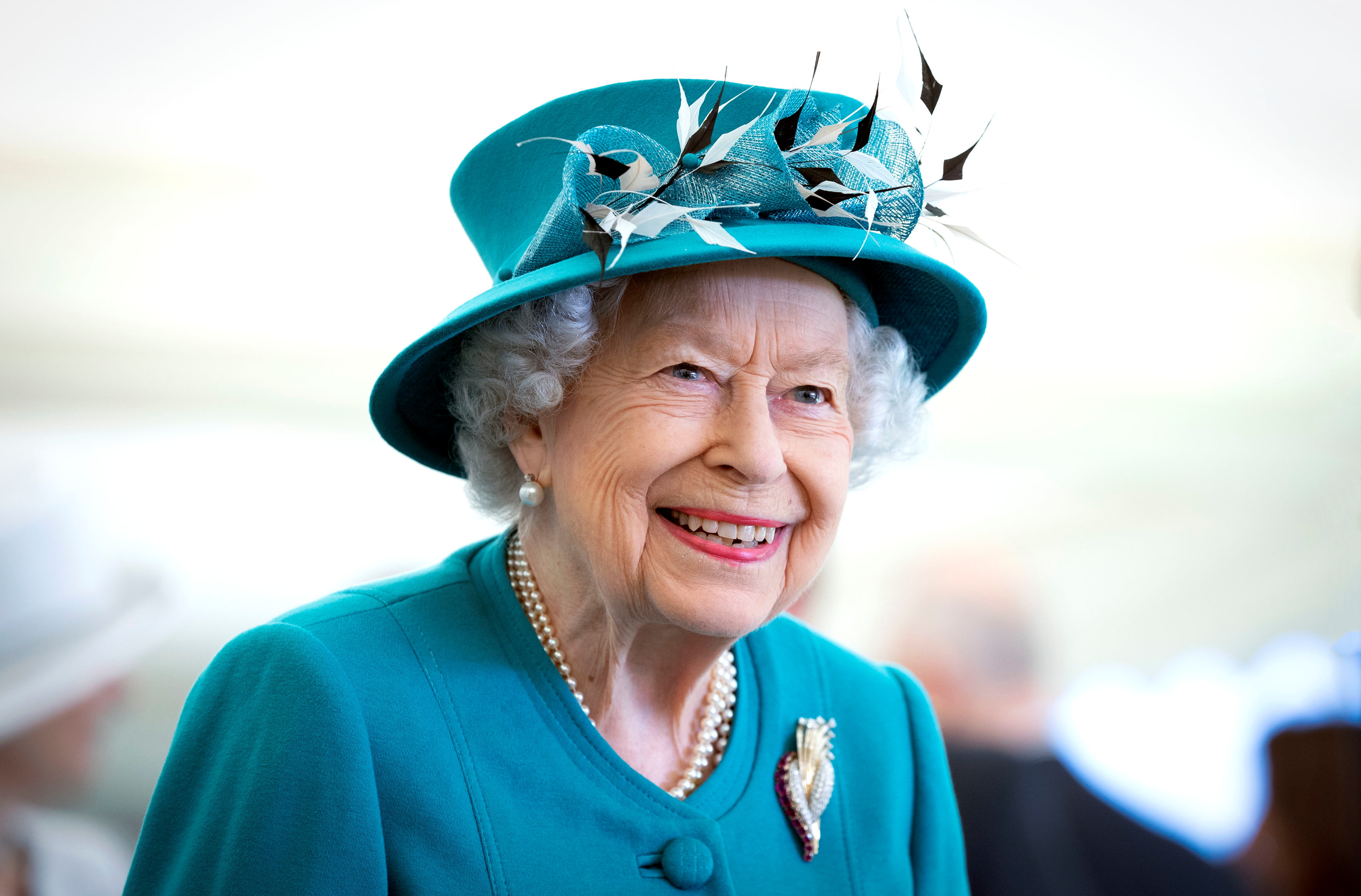 Queen Elizabeth Honours Britain S Health Service For Pandemic Work Reuters
