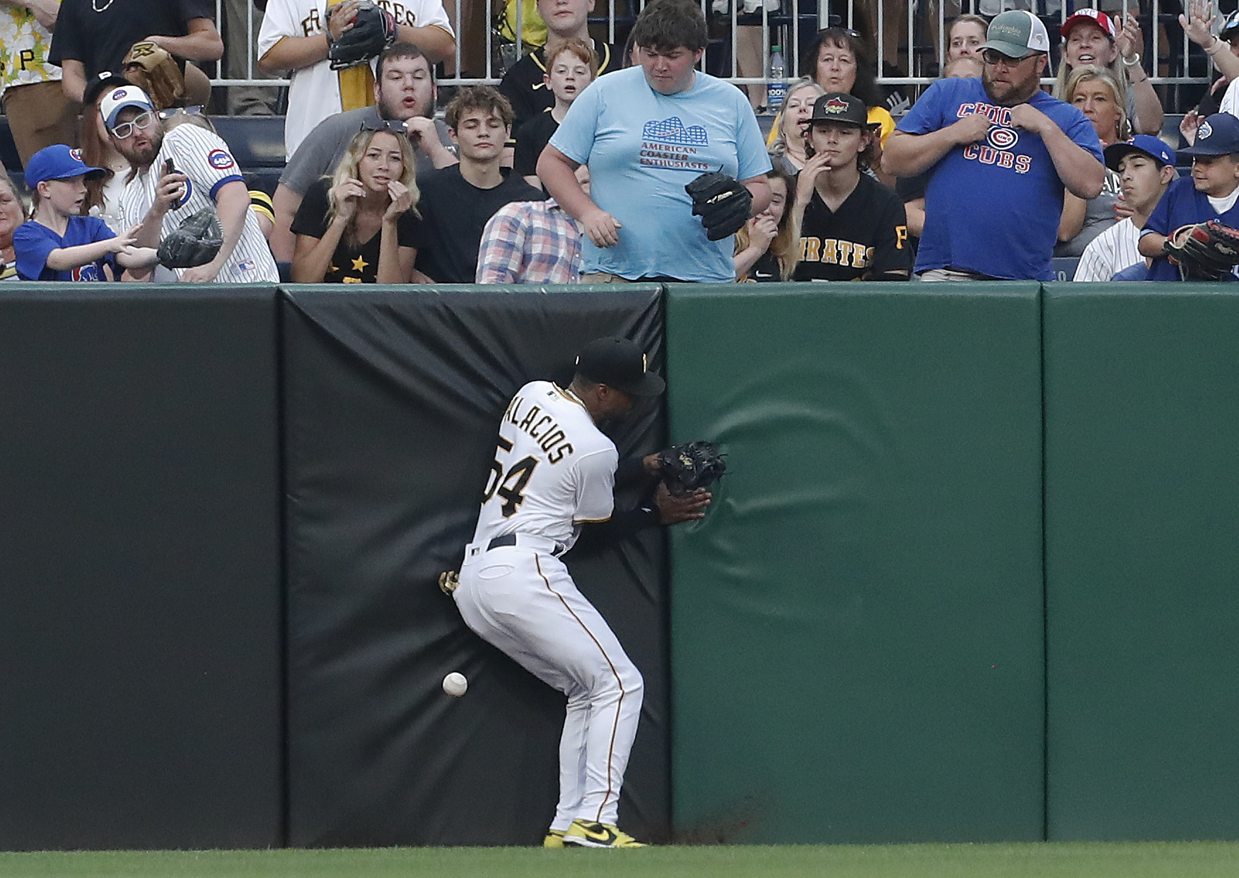 Marcus Stroman, Cubs shut out sliding Pirates