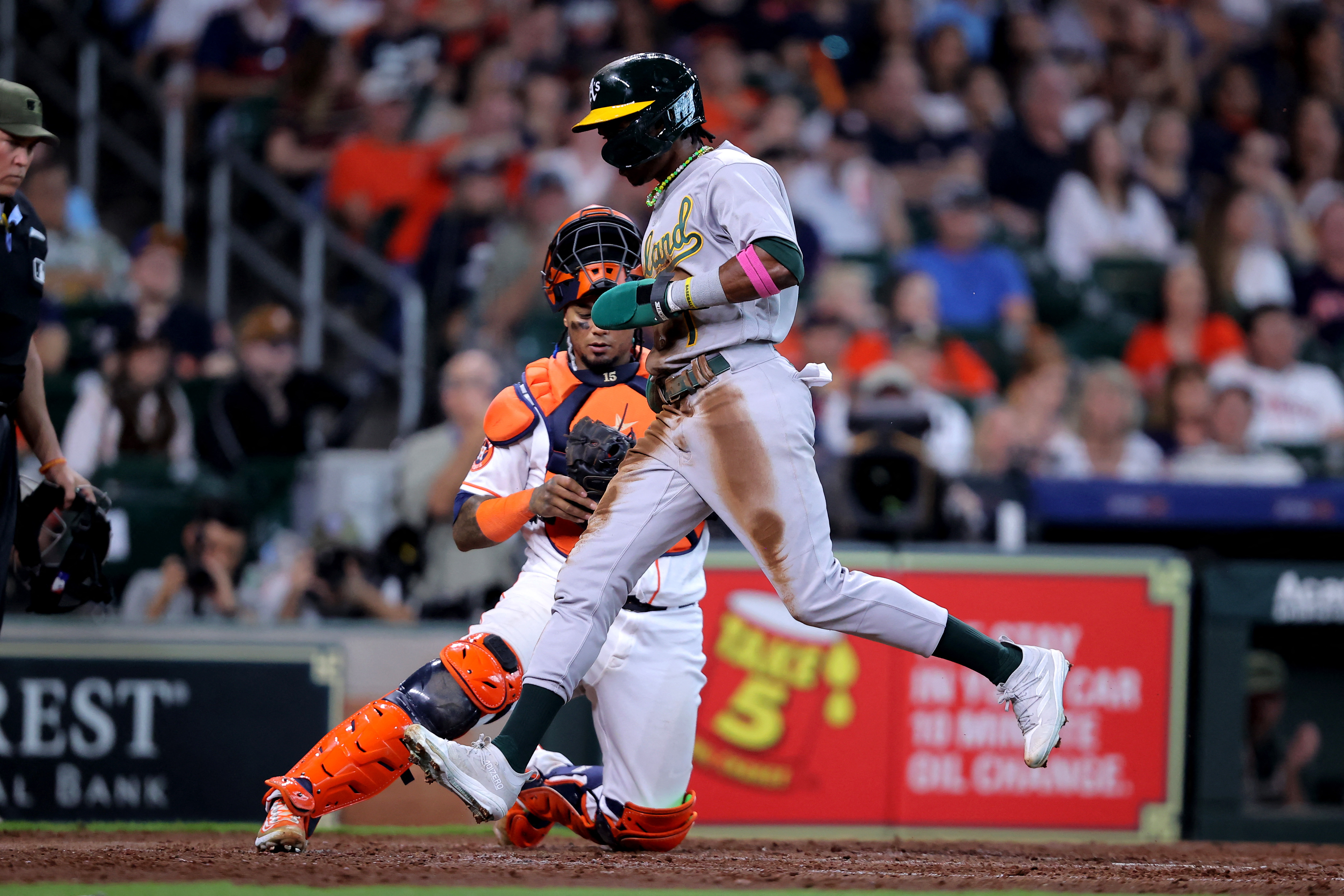 Yordan Alvarez's blast helps Astros beat Athletics