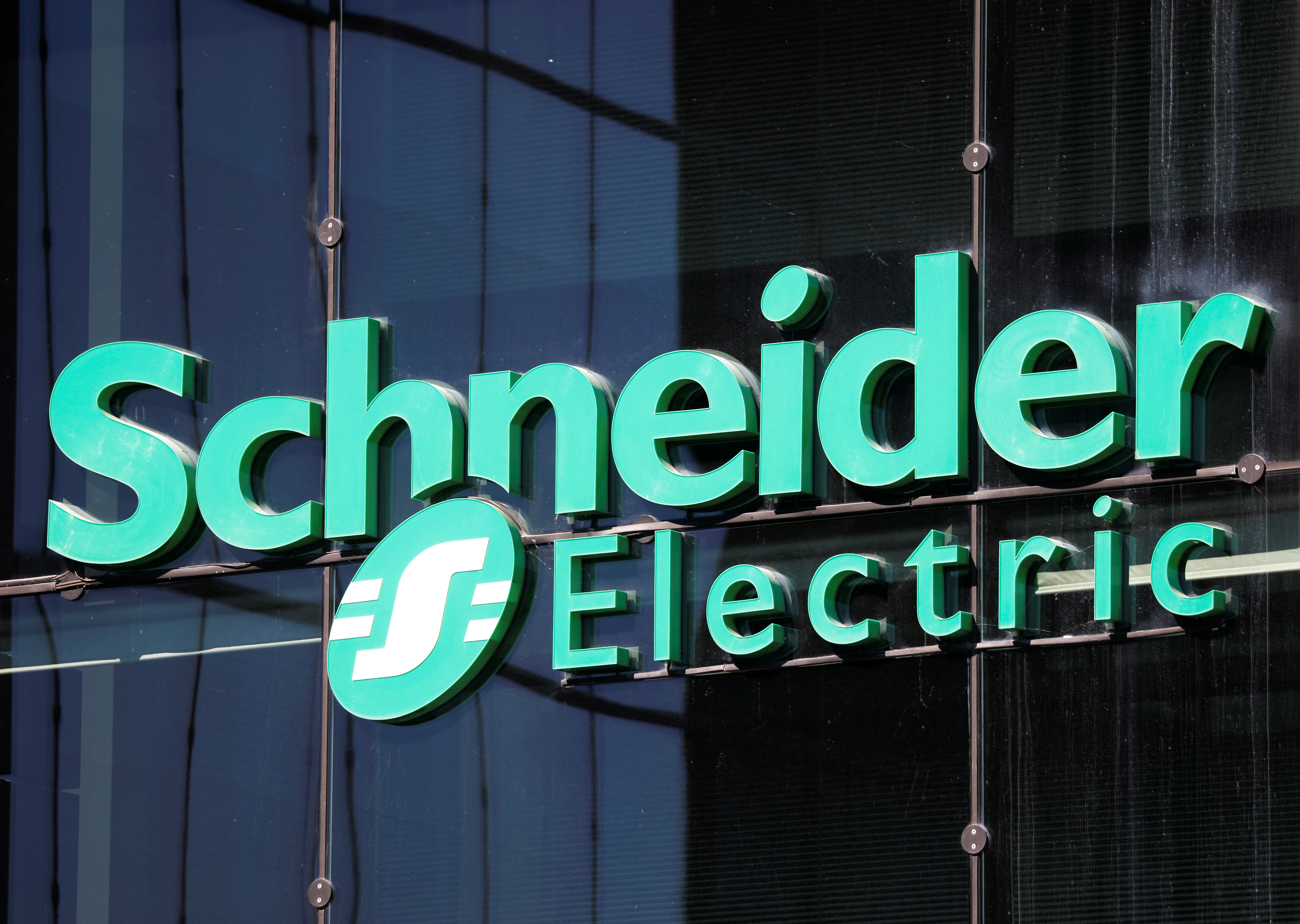 France's Schneider Electric to sell Russia unit to local