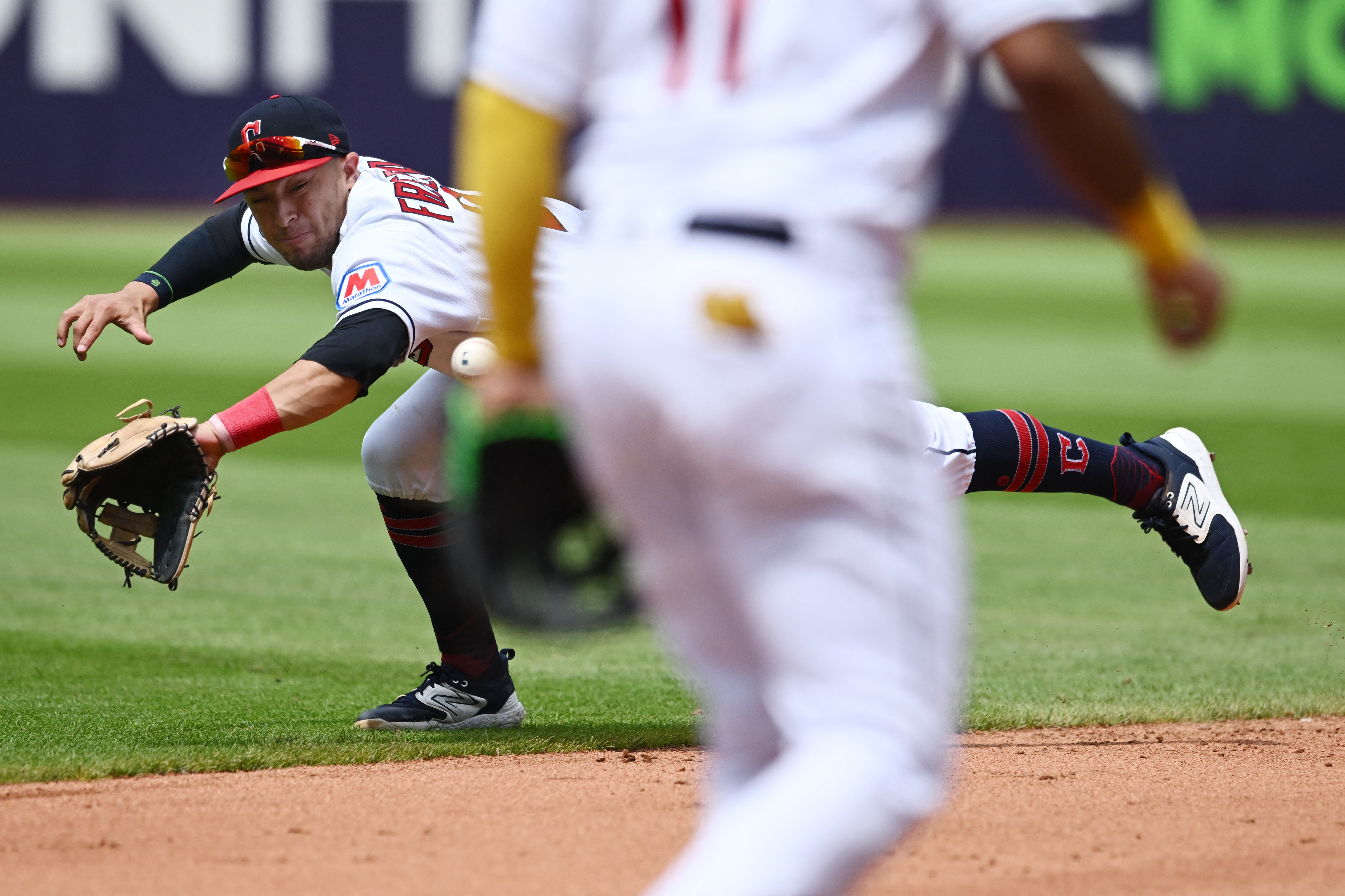 Phillies turn tables on Braves with ninth-inning rally