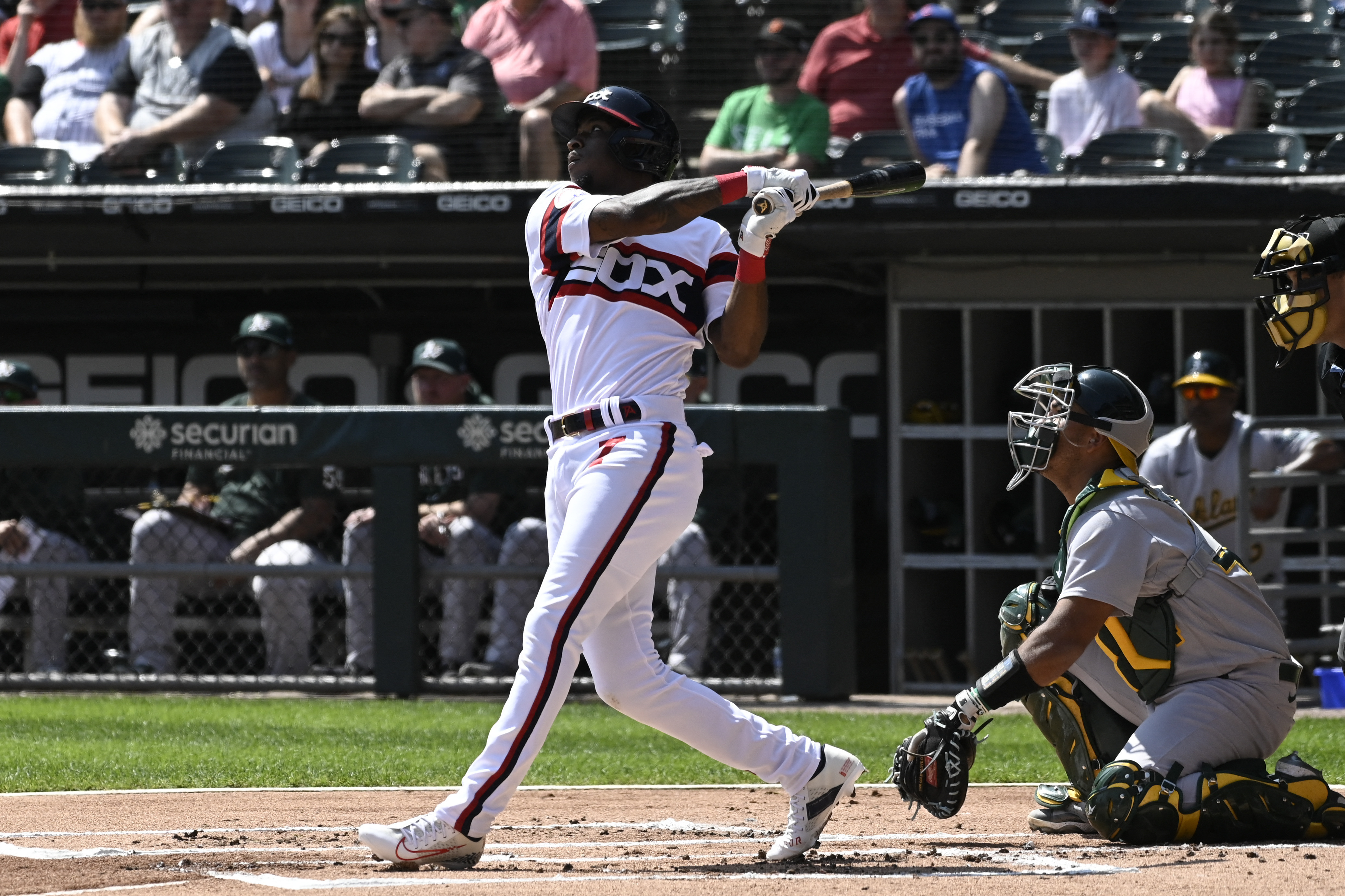 Mike Clevinger, Yoan Moncada lead White Sox past A's